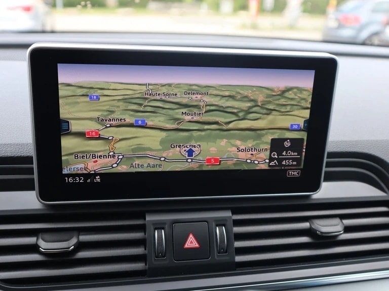 AUDI Q5 2.0 TDI design quattro S-tronic** Voll-Leder Ausstattung ** Neues Modell ** G.Navi ** Frisch ab MFK **-image-7