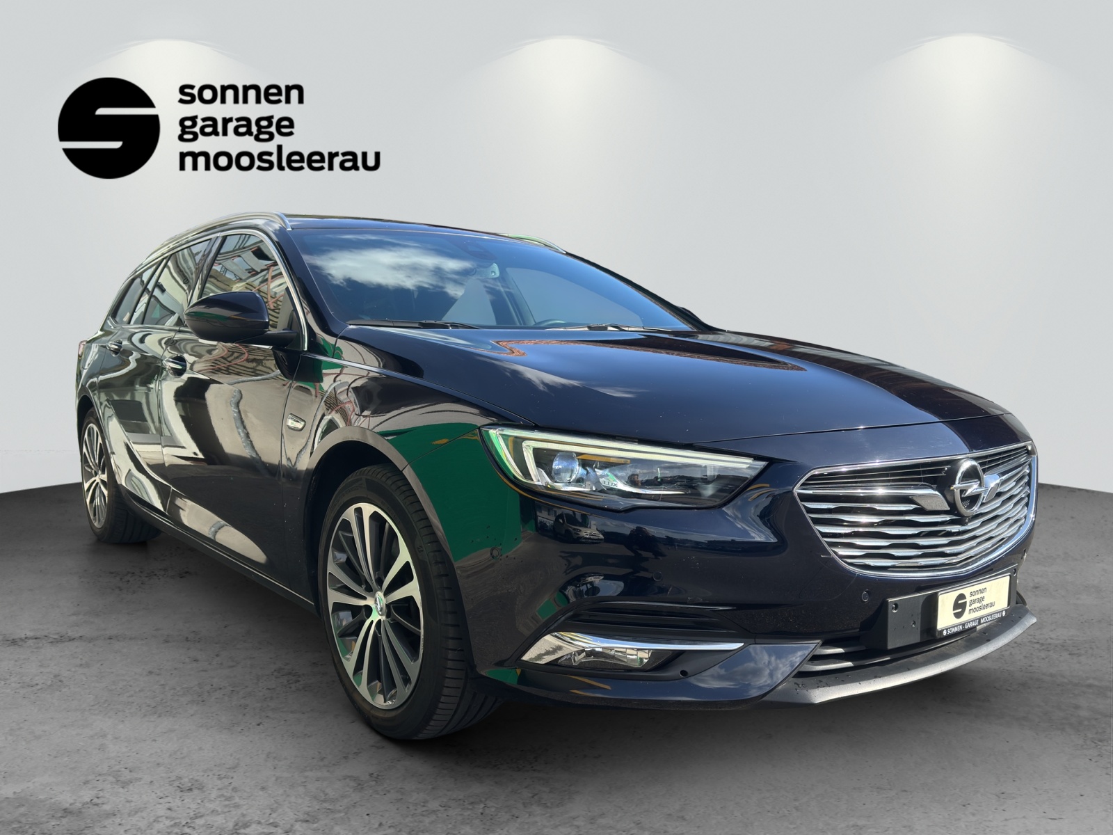 OPEL Insignia 1.6 T Sports Tourer Excellence Automatic-image-1