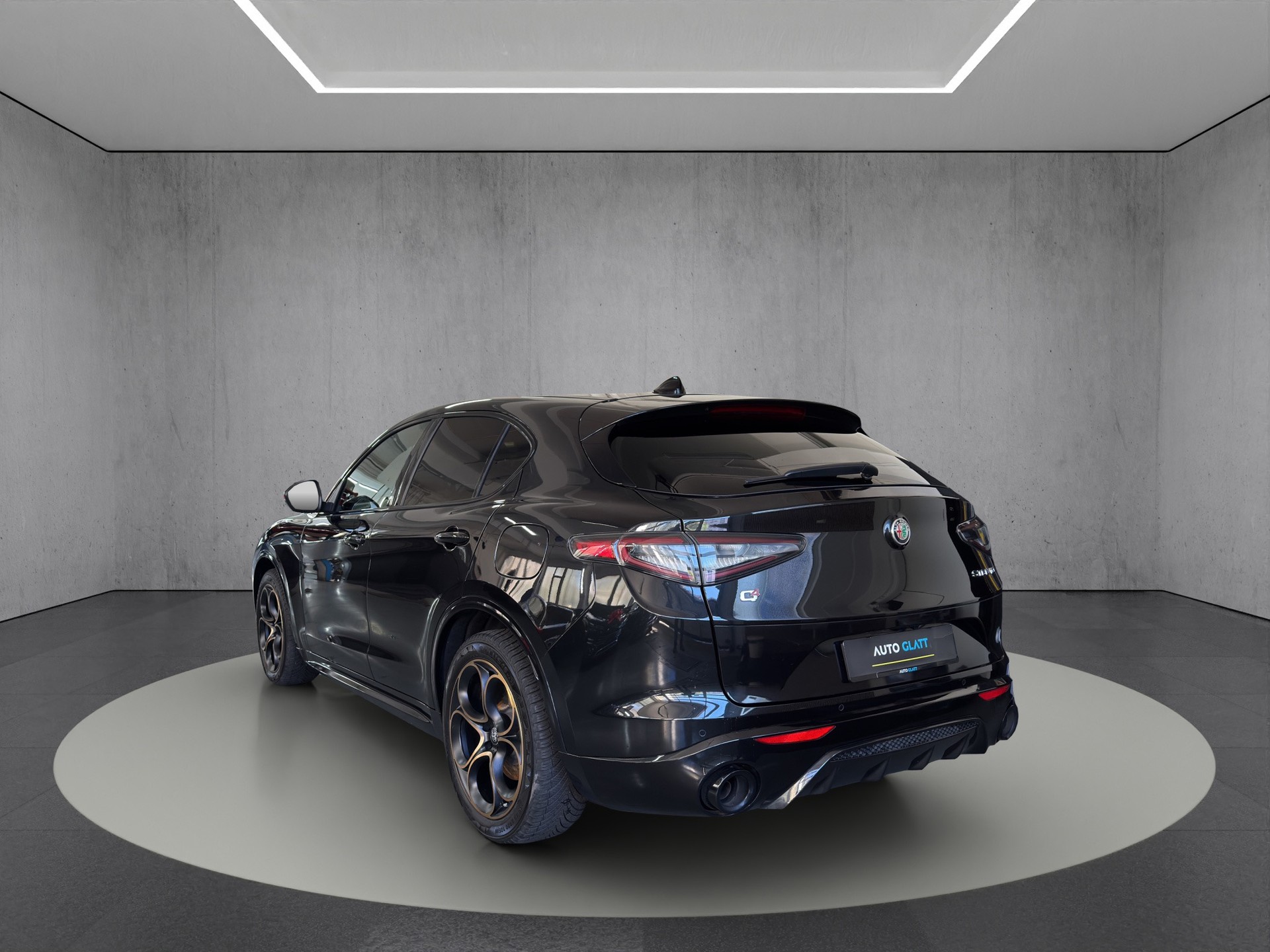 ALFA ROMEO Stelvio 2.0 Intensa Pack Sky Q4 AT8 "Sonder-Edition mit Panorama-Glasschiebedach"-image-4