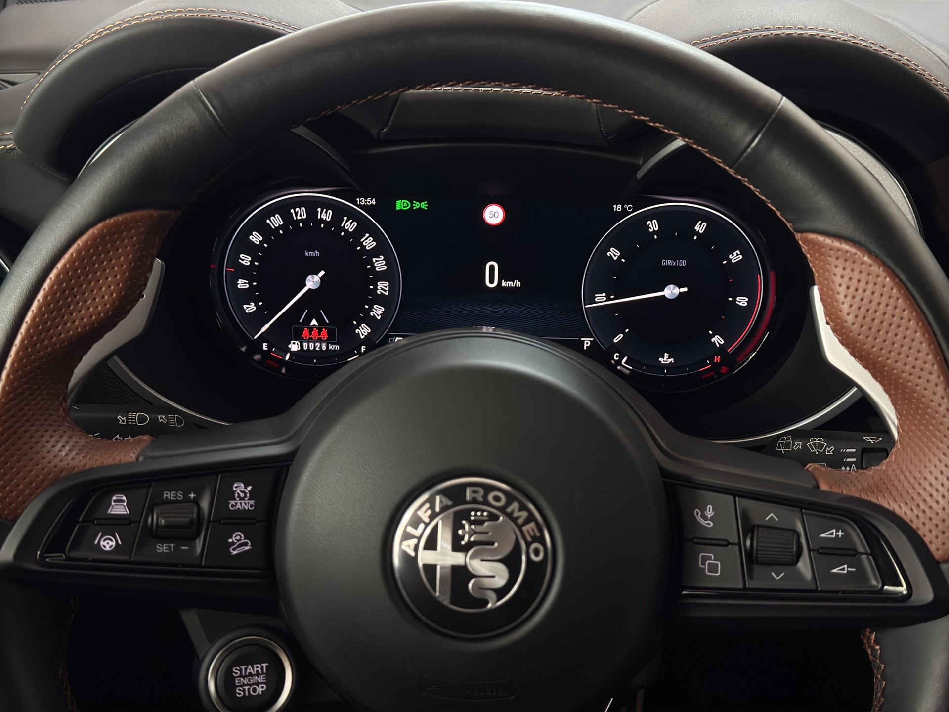 ALFA ROMEO Stelvio 2.0 Intensa Pack Sky Q4 AT8 "Sonder-Edition mit Panorama-Glasschiebedach"-image-16
