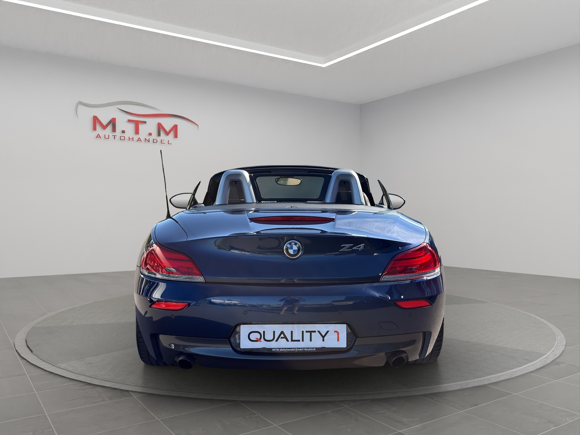BMW Z4 sDrive35i-image-9