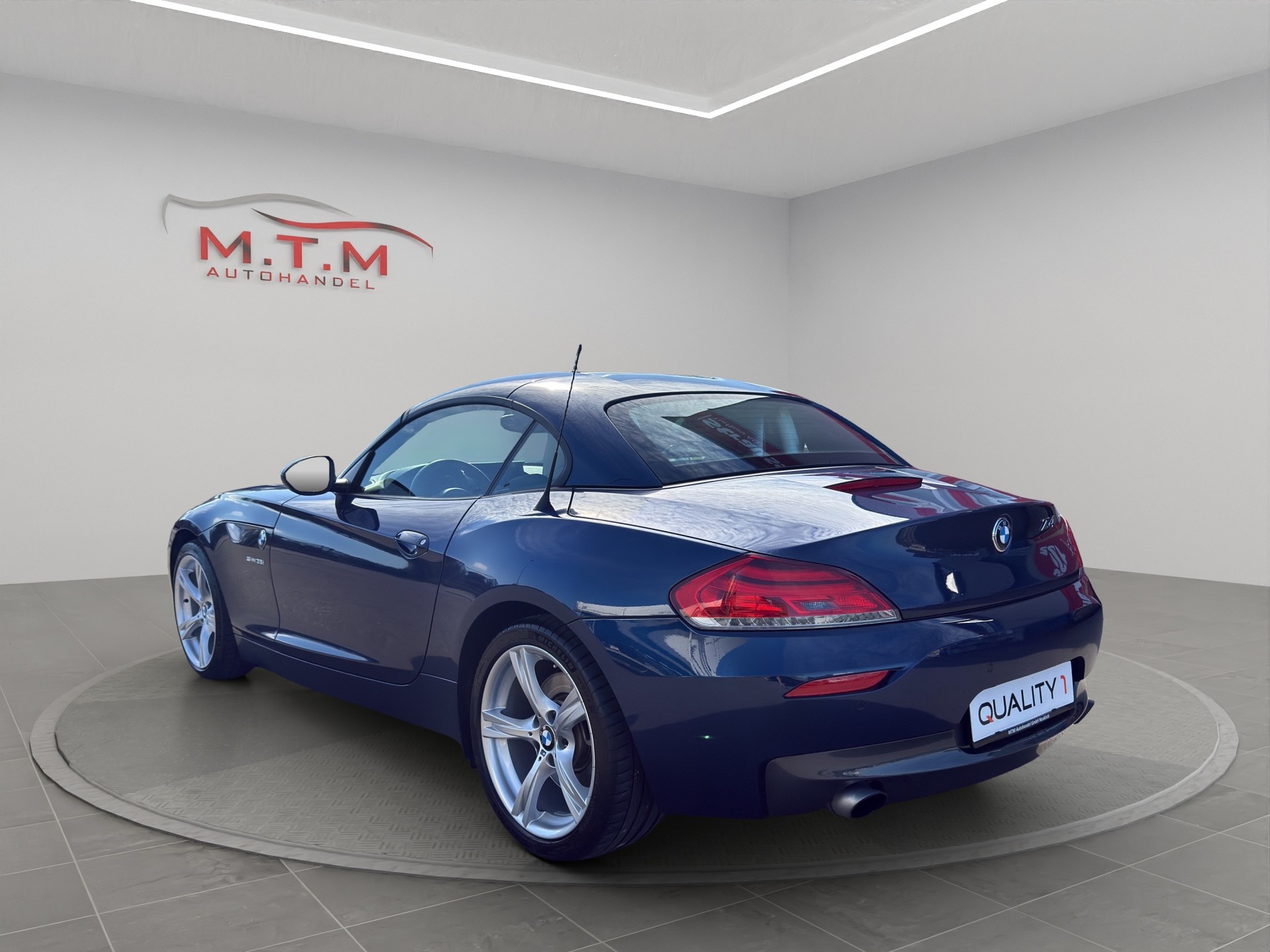 BMW Z4 sDrive35i-image-8