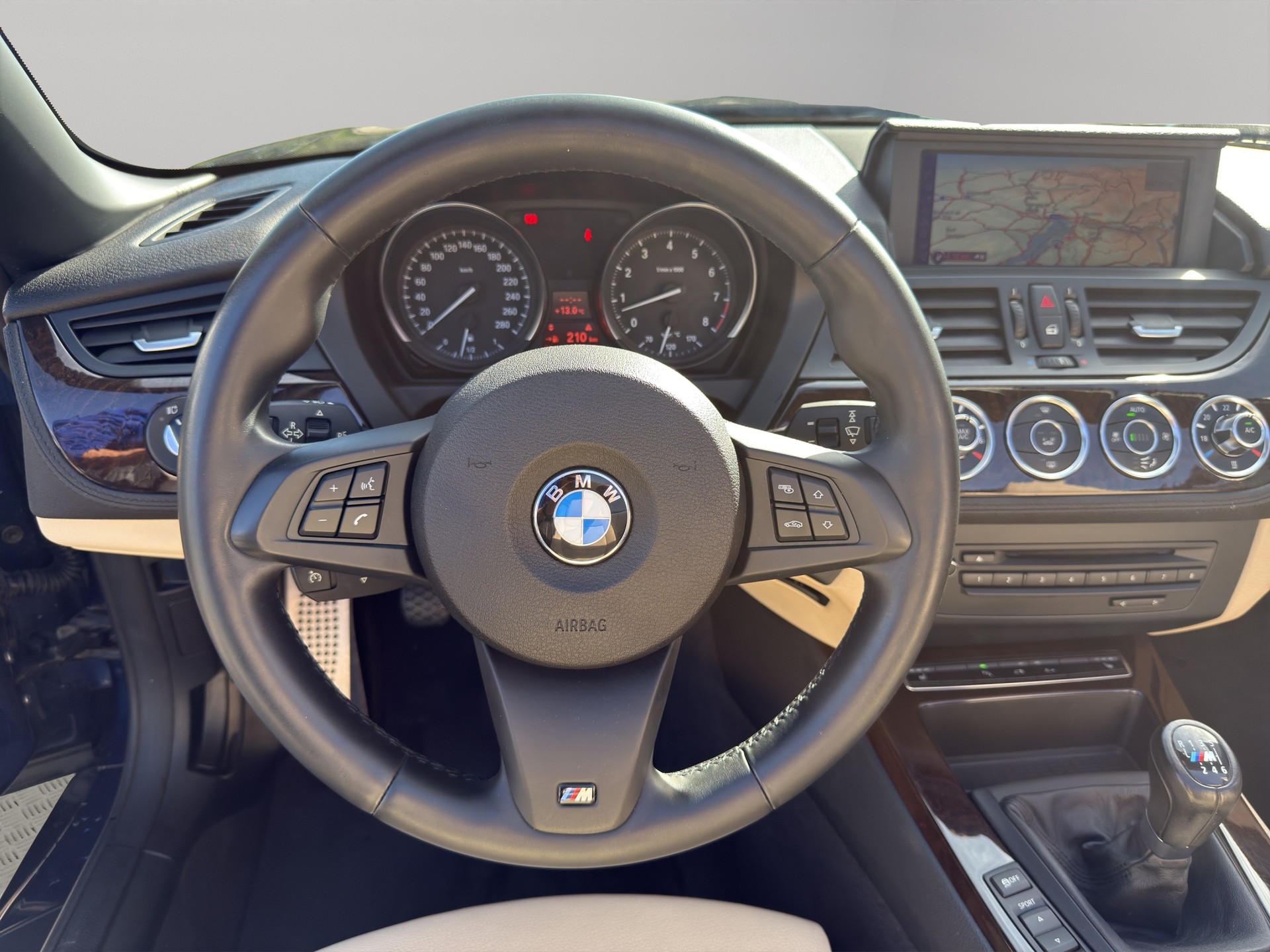 BMW Z4 sDrive35i-image-15