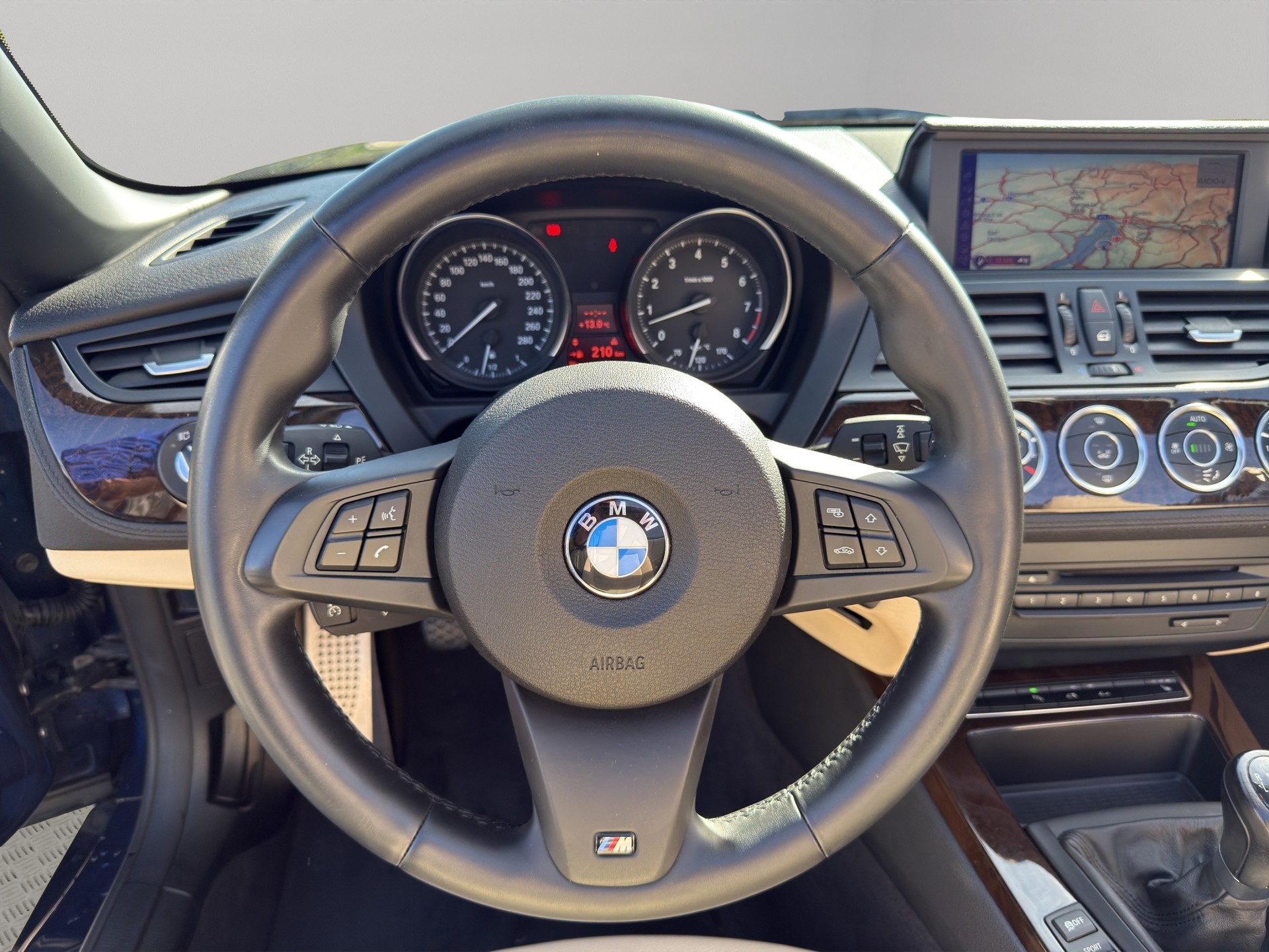 BMW Z4 sDrive35i-image-16