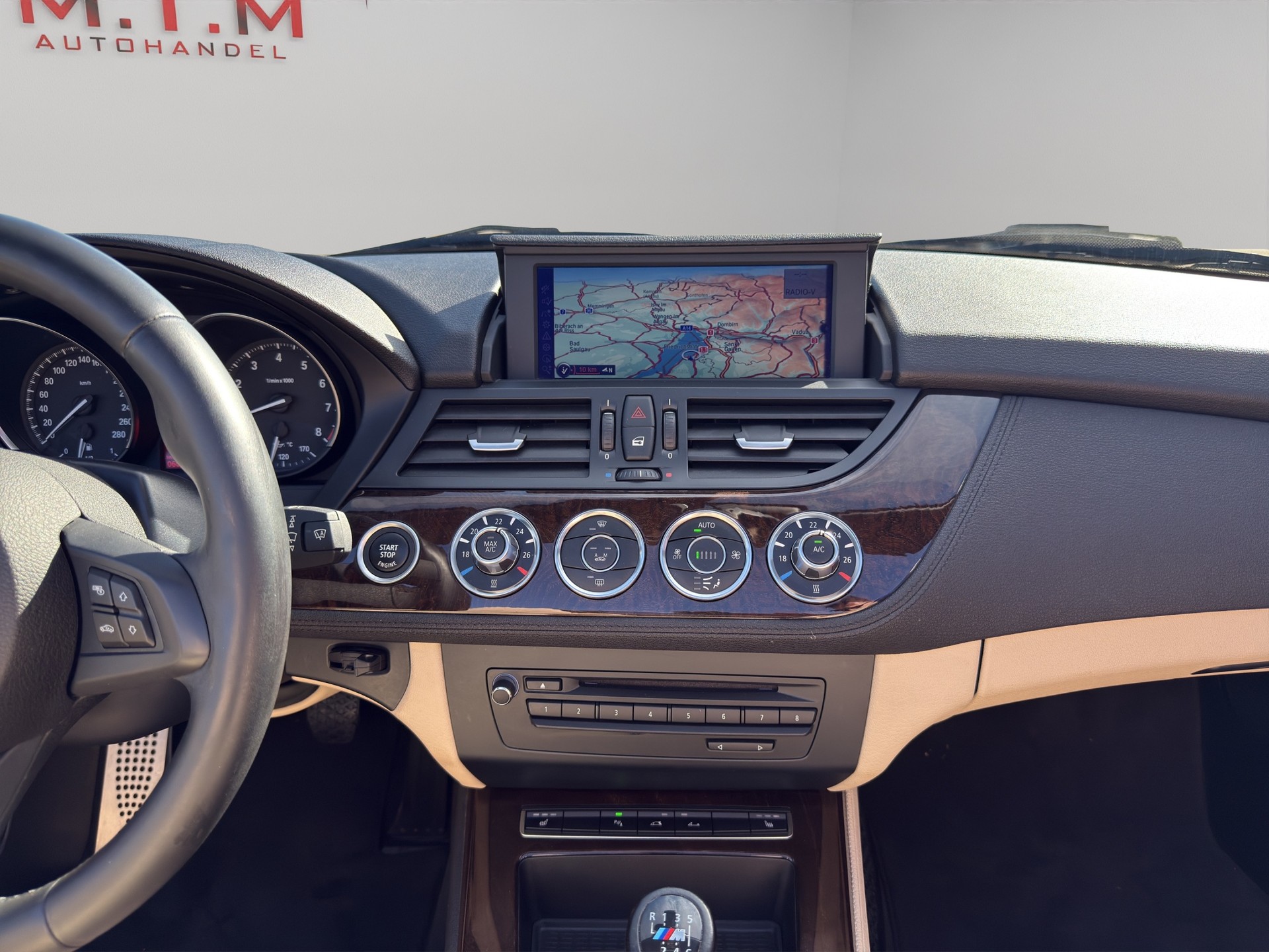 BMW Z4 sDrive35i-image-20