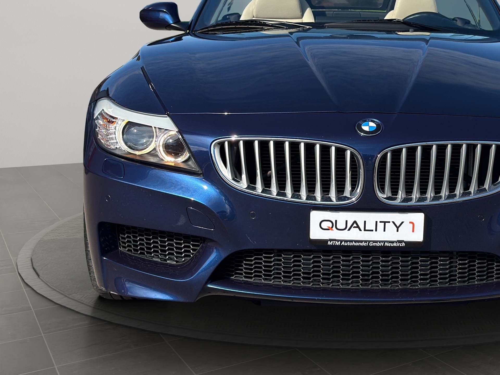 BMW Z4 sDrive35i-image-3