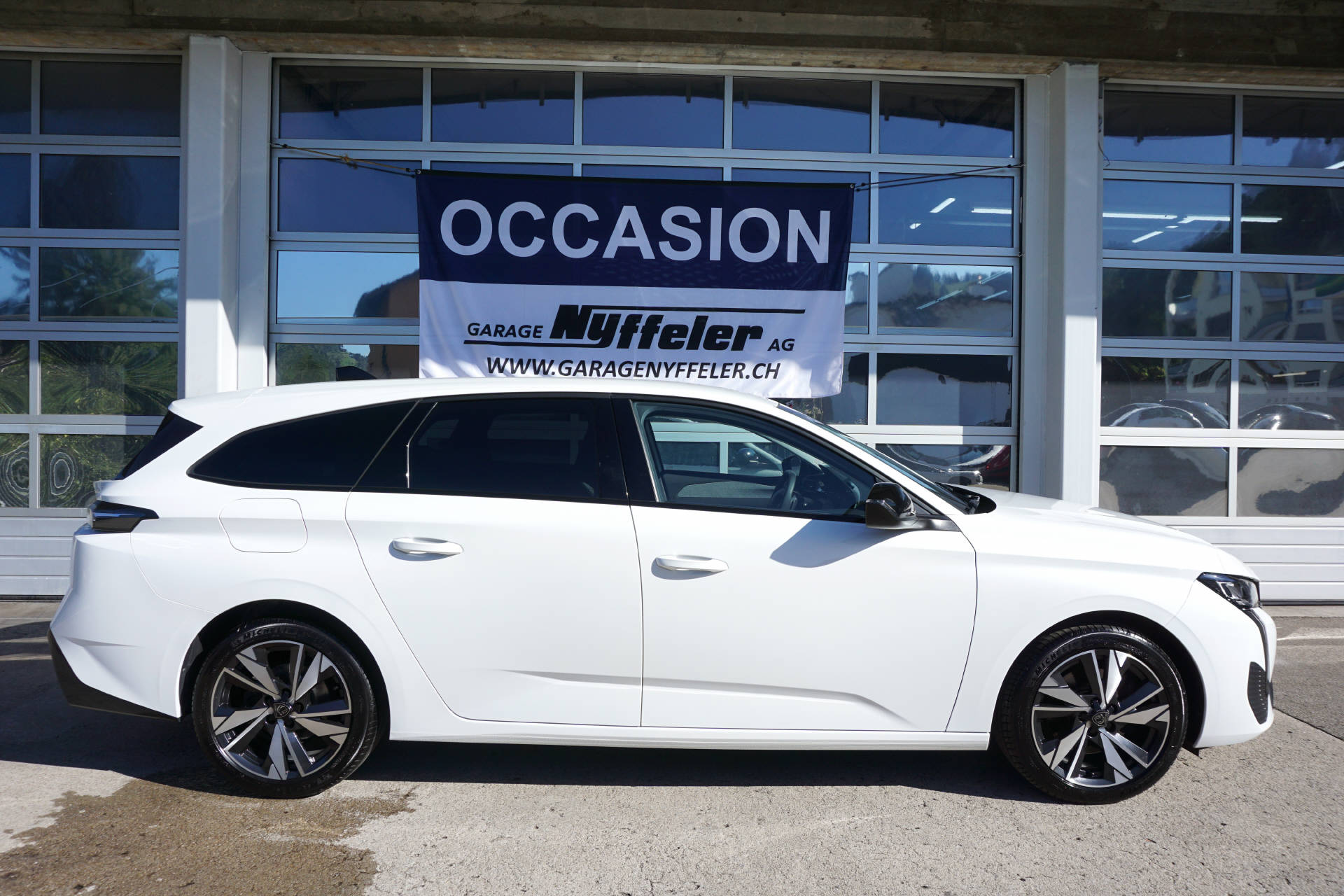 PEUGEOT 308 SW 1.5 BlueHDi Allure Pack-image-2