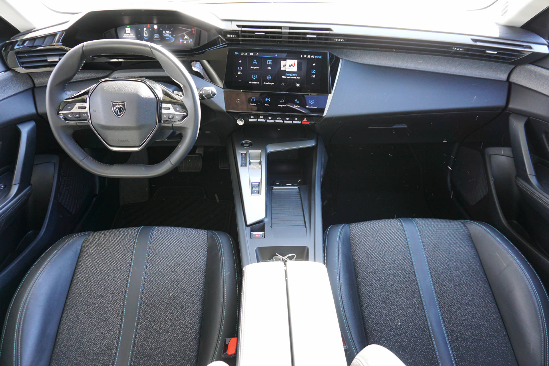 PEUGEOT 308 SW 1.5 BlueHDi Allure Pack-image-5