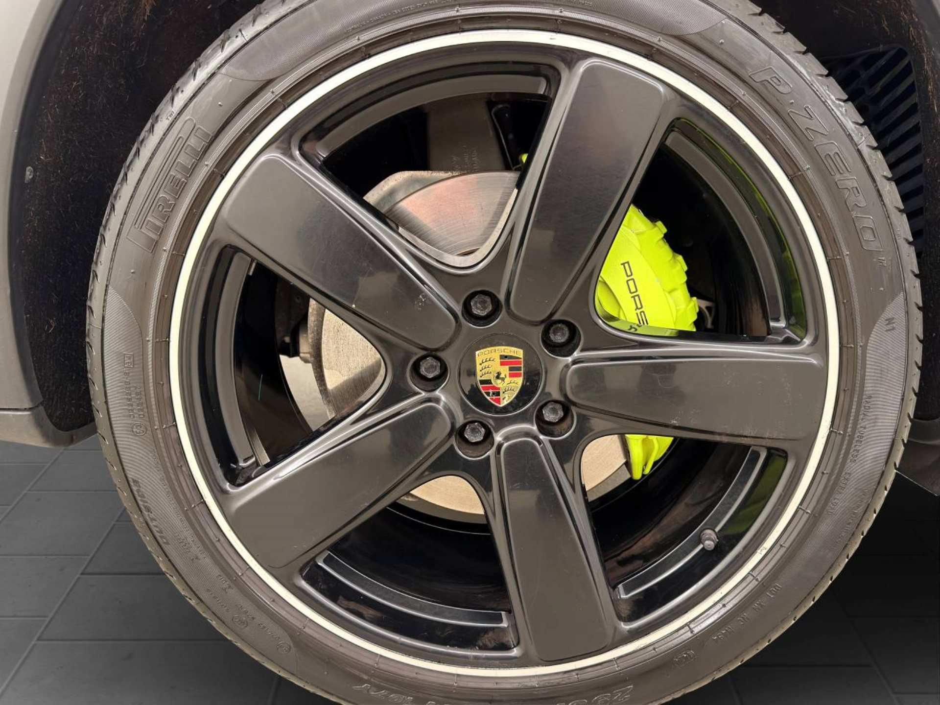 PORSCHE Cayenne S E-Hybrid-image-10