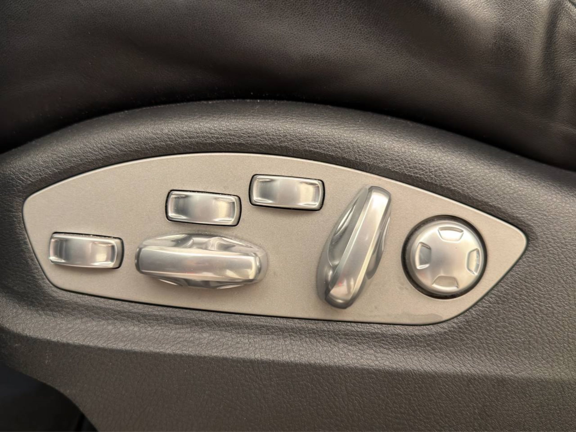 PORSCHE Cayenne S E-Hybrid-image-22