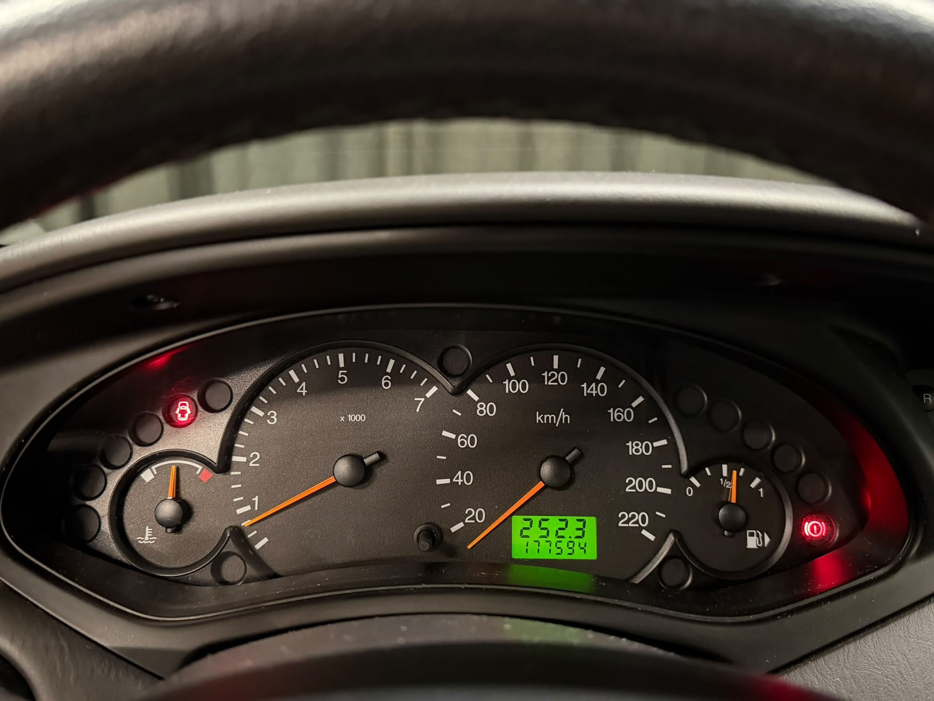 FORD Focus 1.8i 16V Carving-image-8