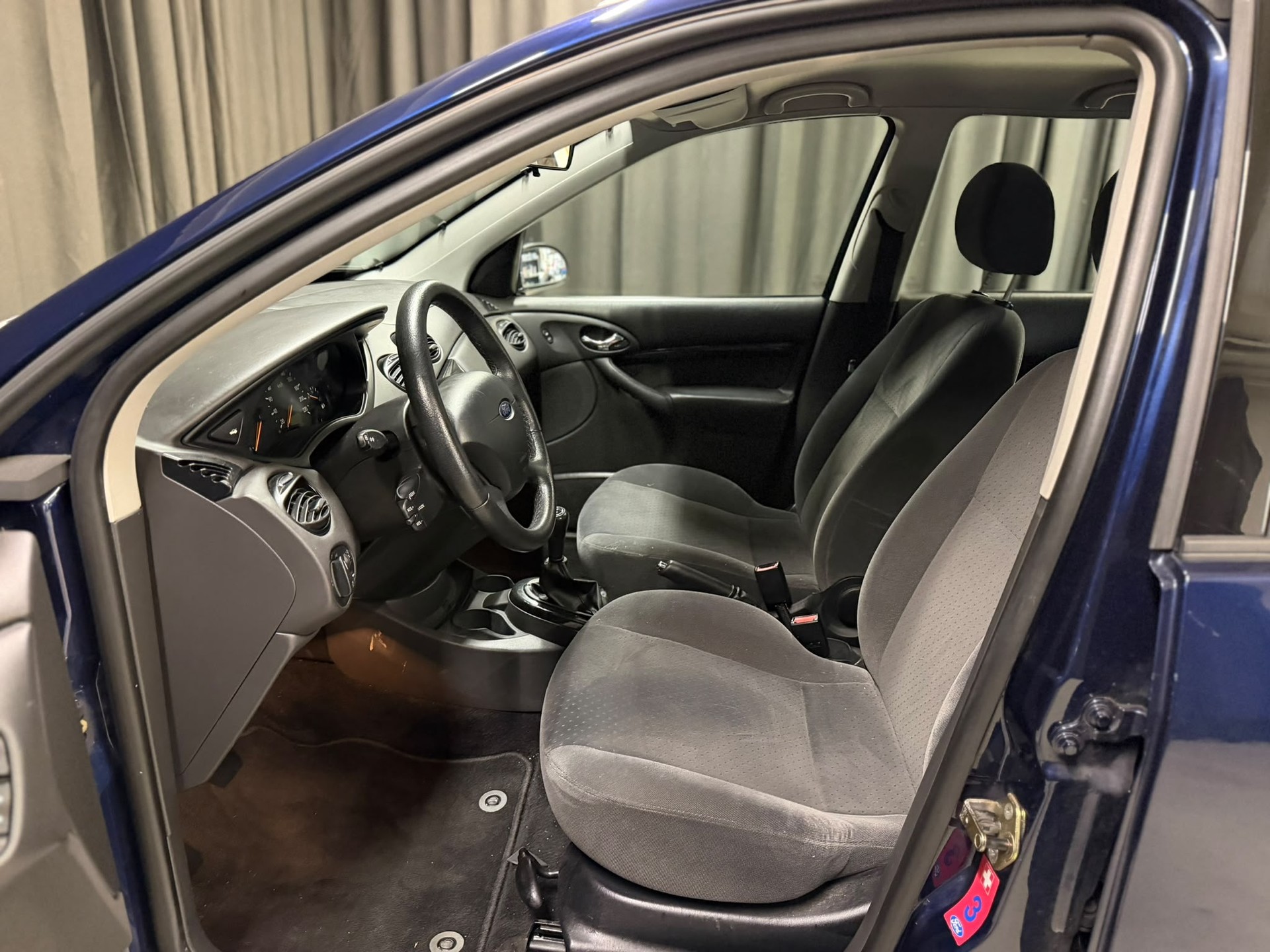 FORD Focus 1.8i 16V Carving-image-6