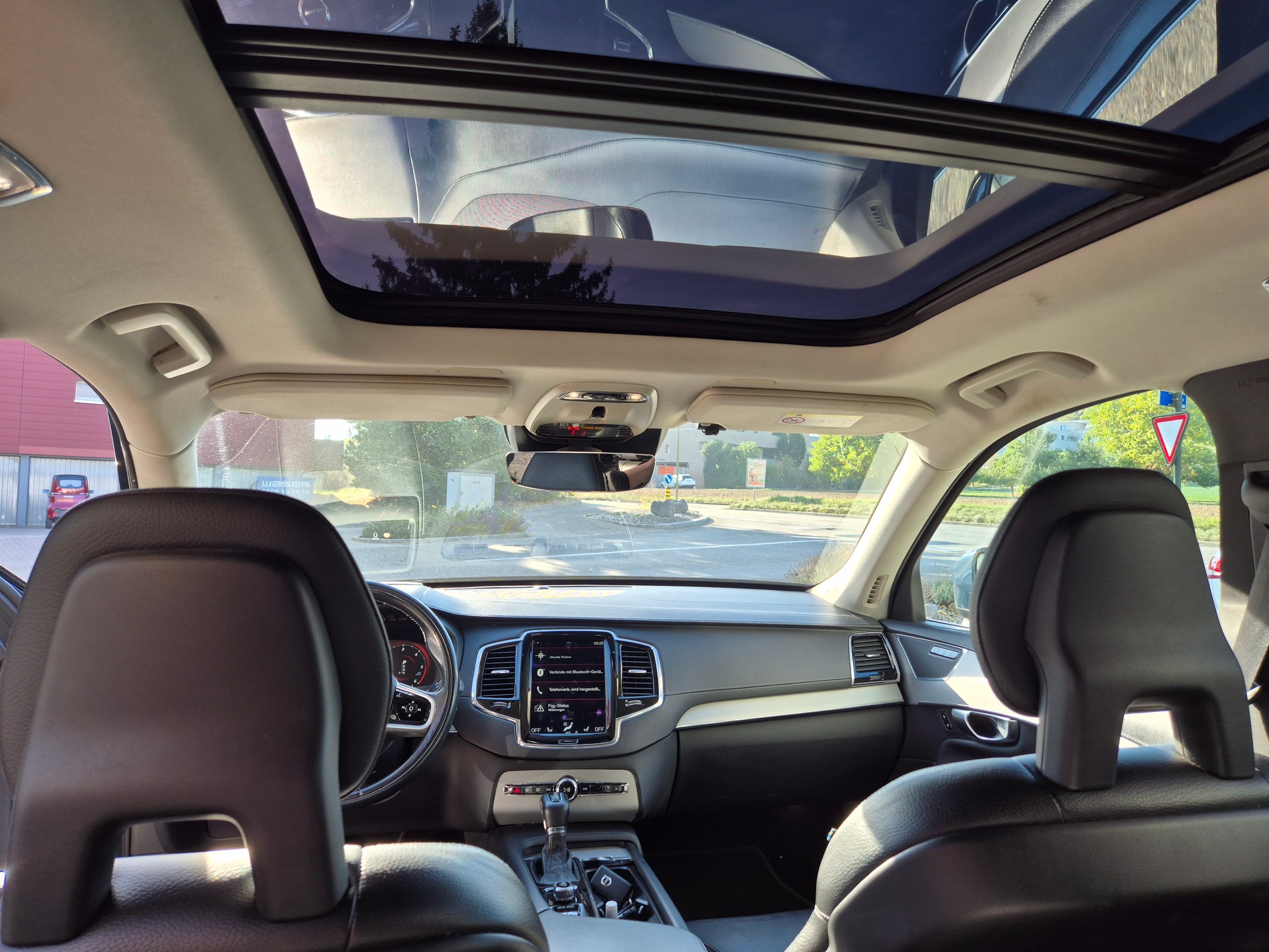 VOLVO XC90 D5 AWD Inscription Geartronic-image-13