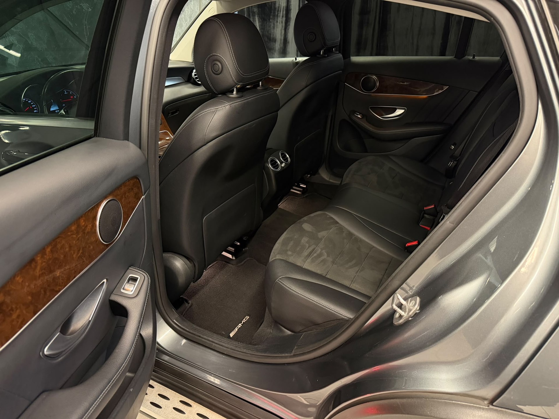 MERCEDES-BENZ GLC Coupé 250 d AMG Line 4Matic 9G-Tronic-image-12