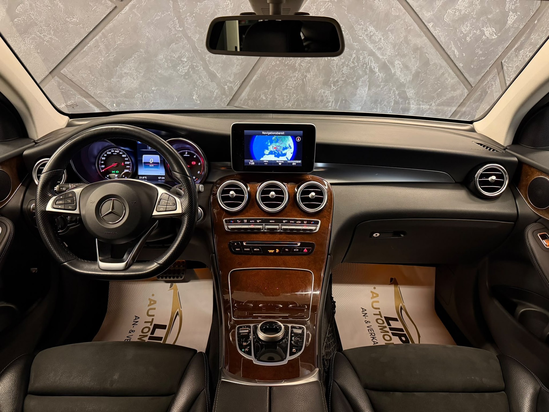 MERCEDES-BENZ GLC Coupé 250 d AMG Line 4Matic 9G-Tronic-image-7