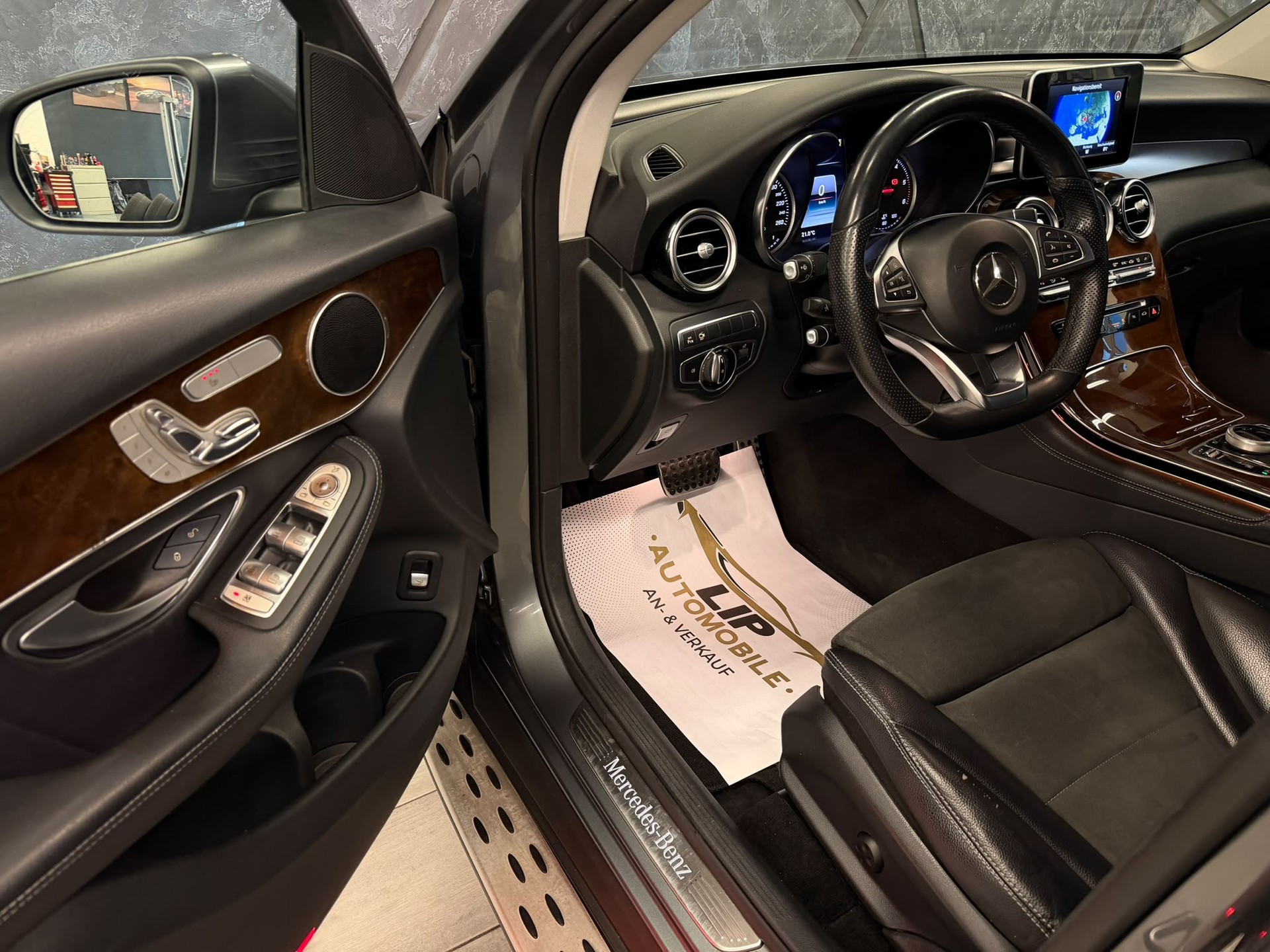 MERCEDES-BENZ GLC Coupé 250 d AMG Line 4Matic 9G-Tronic-image-10