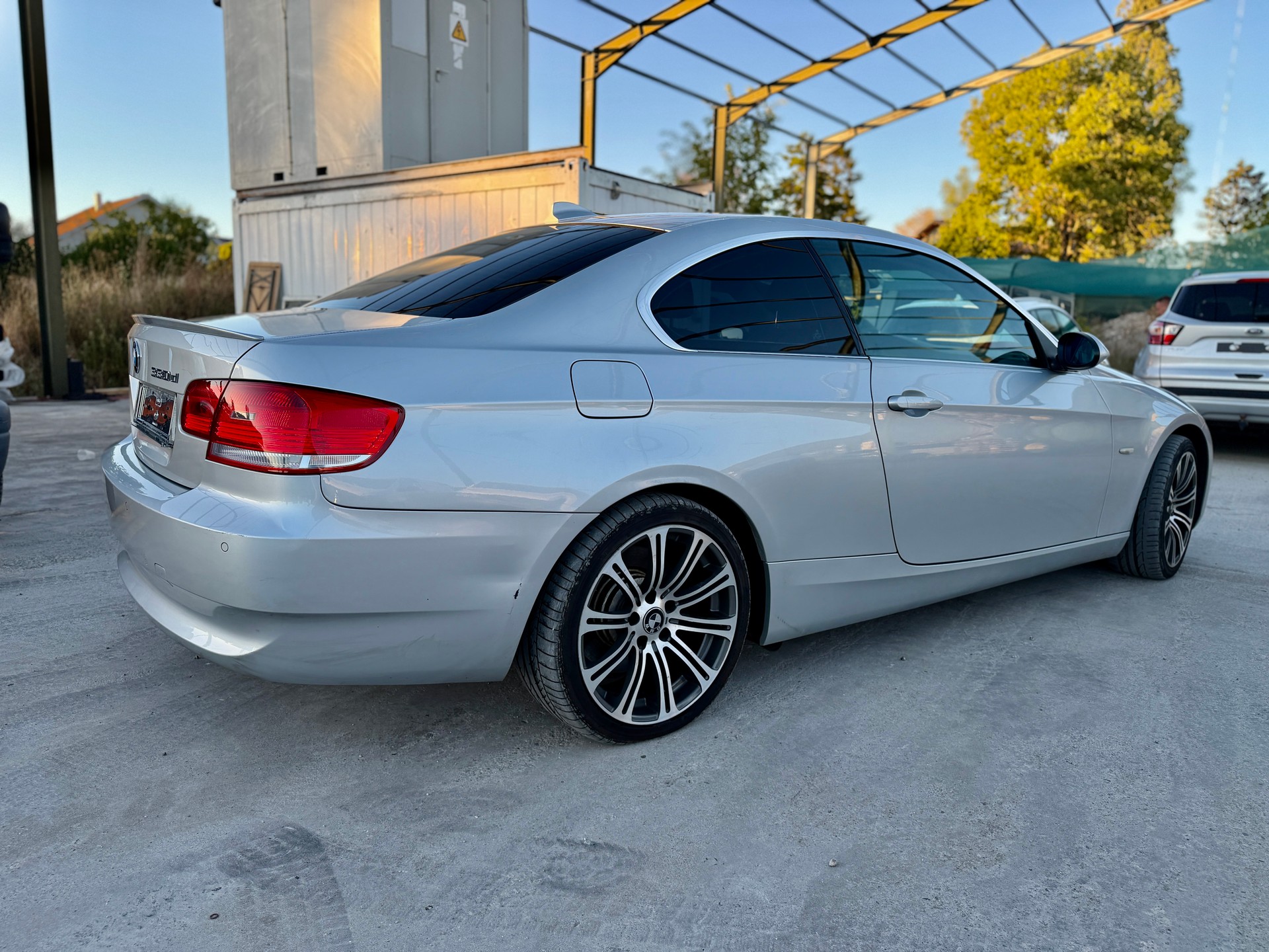 BMW BMW 330d E92 Coupé-image-6