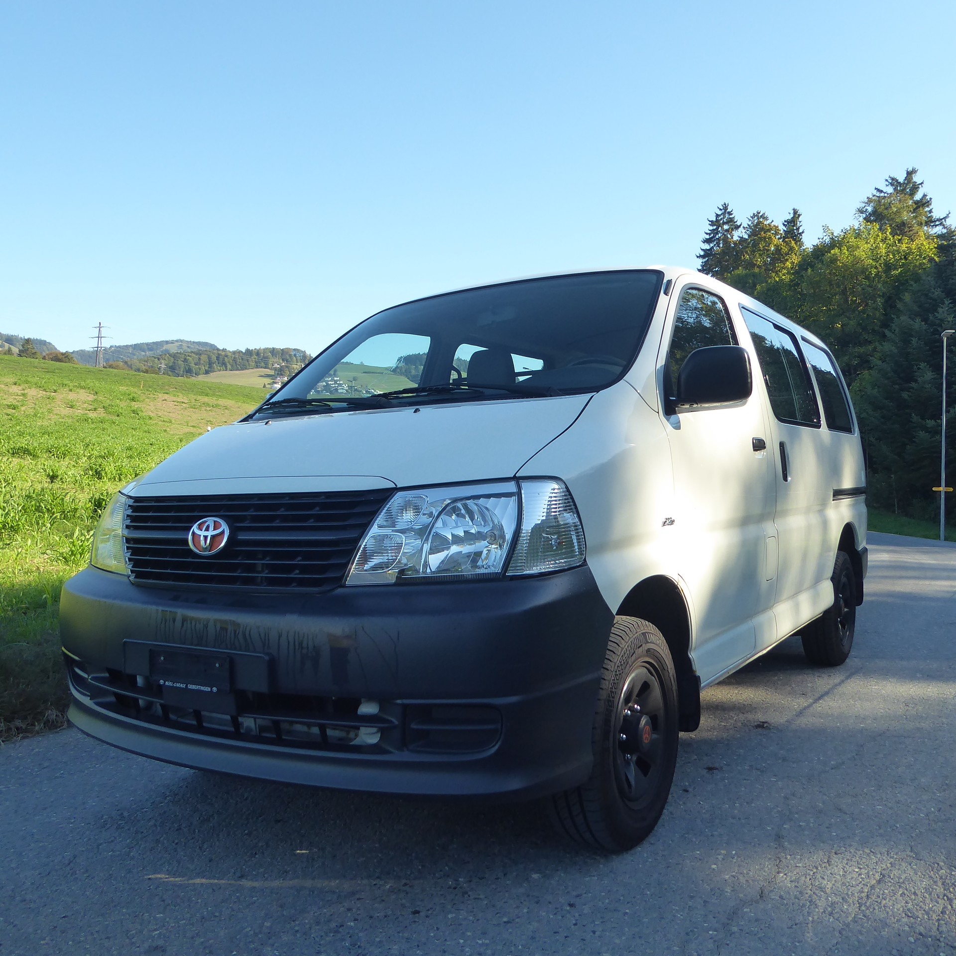 TOYOTA Hiace D-4D Kombi 4WD SWB-image-0