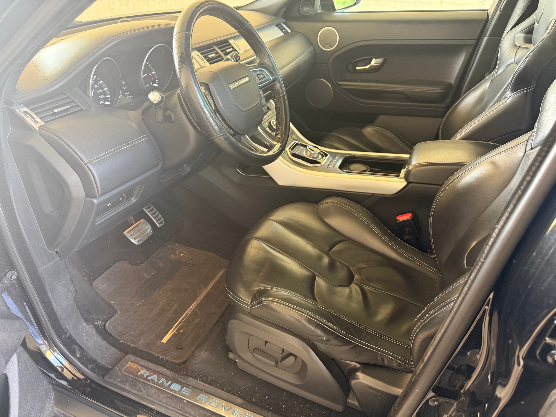 LAND ROVER Range Rover Evoque 2.2 SD4 Pure AT6-image-7