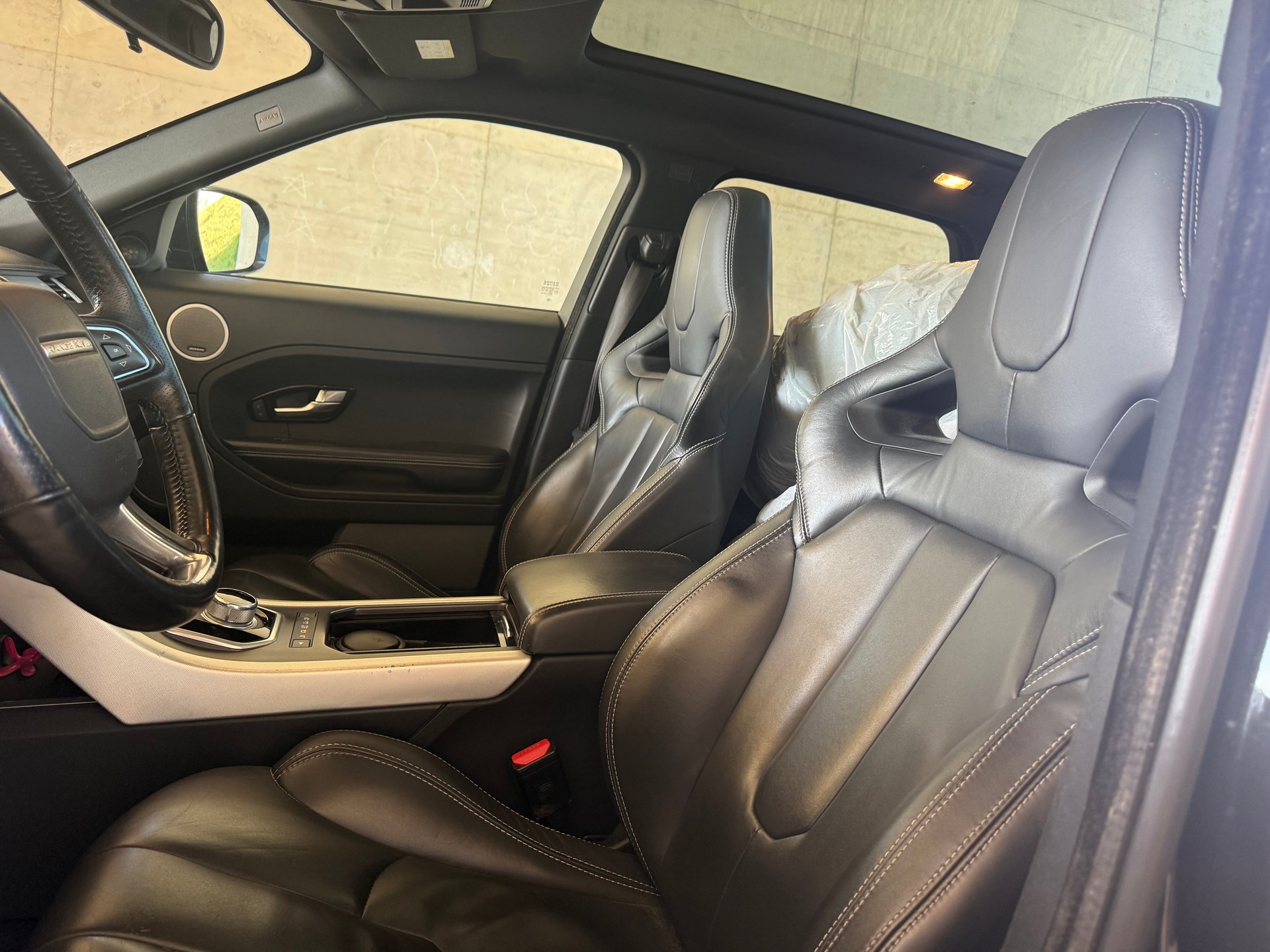 LAND ROVER Range Rover Evoque 2.2 SD4 Pure AT6-image-6