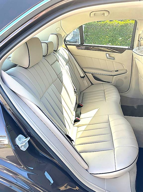 MERCEDES-BENZ E 400 4Matic 7G-Tronic-image-4
