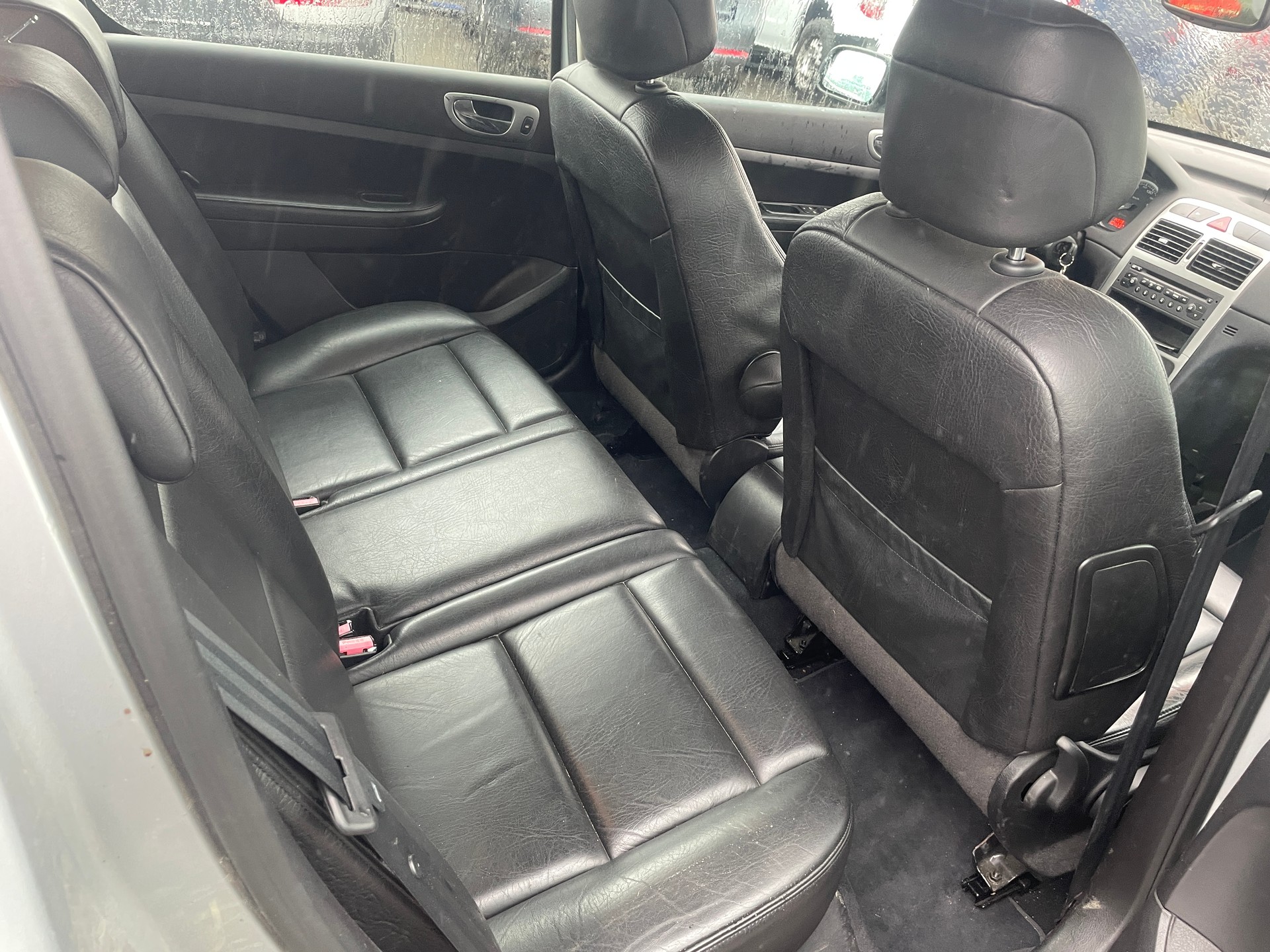 PEUGEOT 307 2.0 16V Black&Silver Edition-image-9