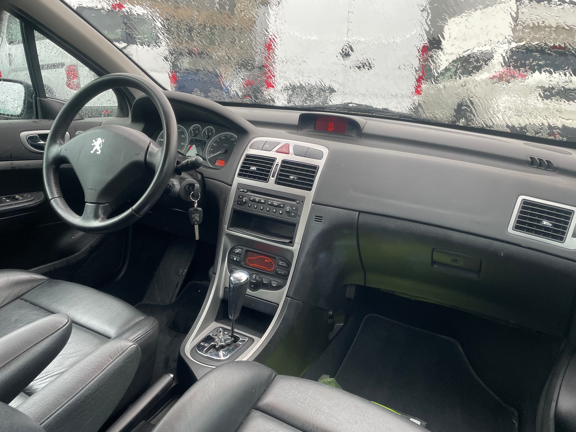 PEUGEOT 307 2.0 16V Black&Silver Edition-image-10