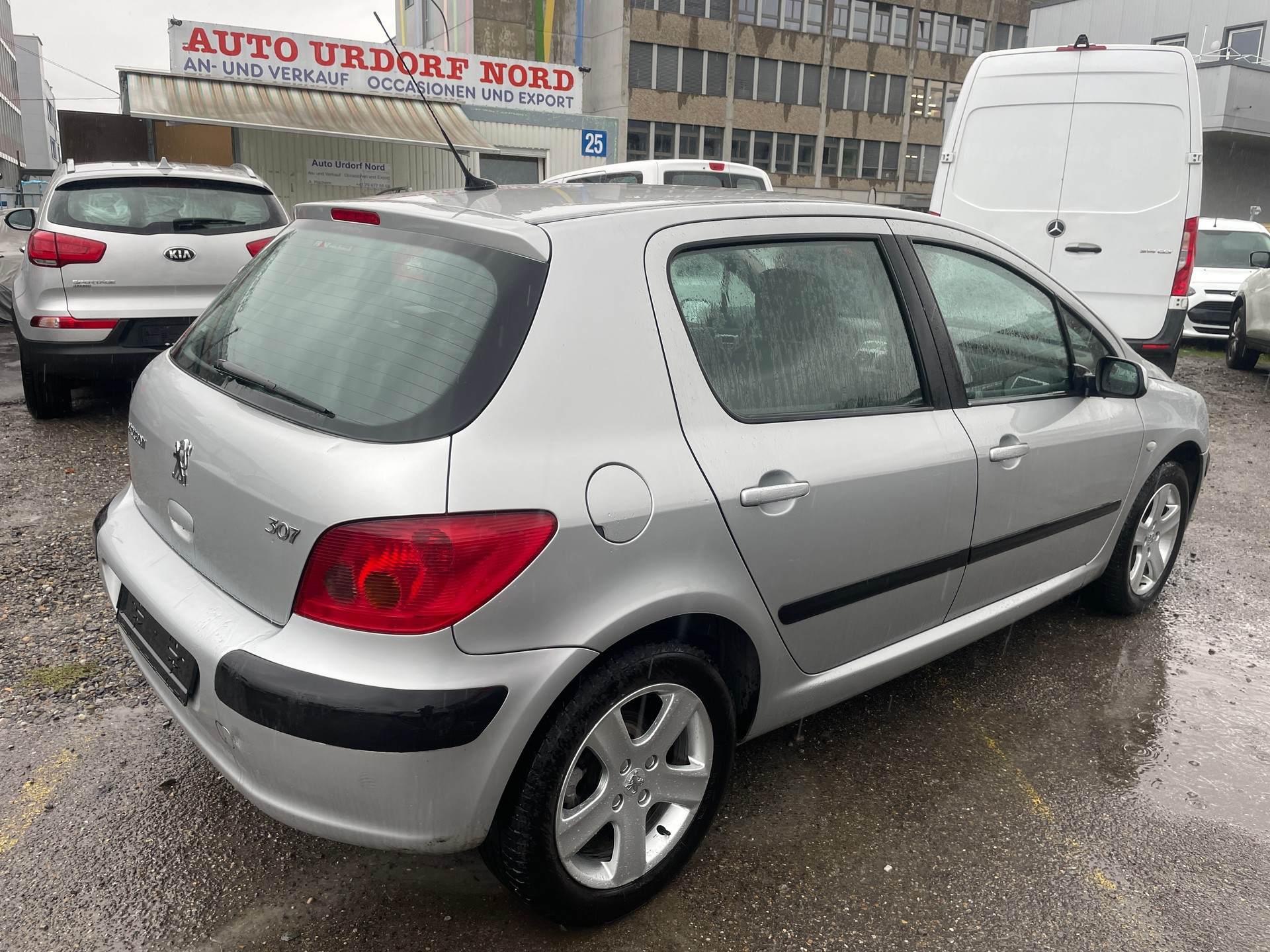 PEUGEOT 307 2.0 16V Black&Silver Edition-image-3