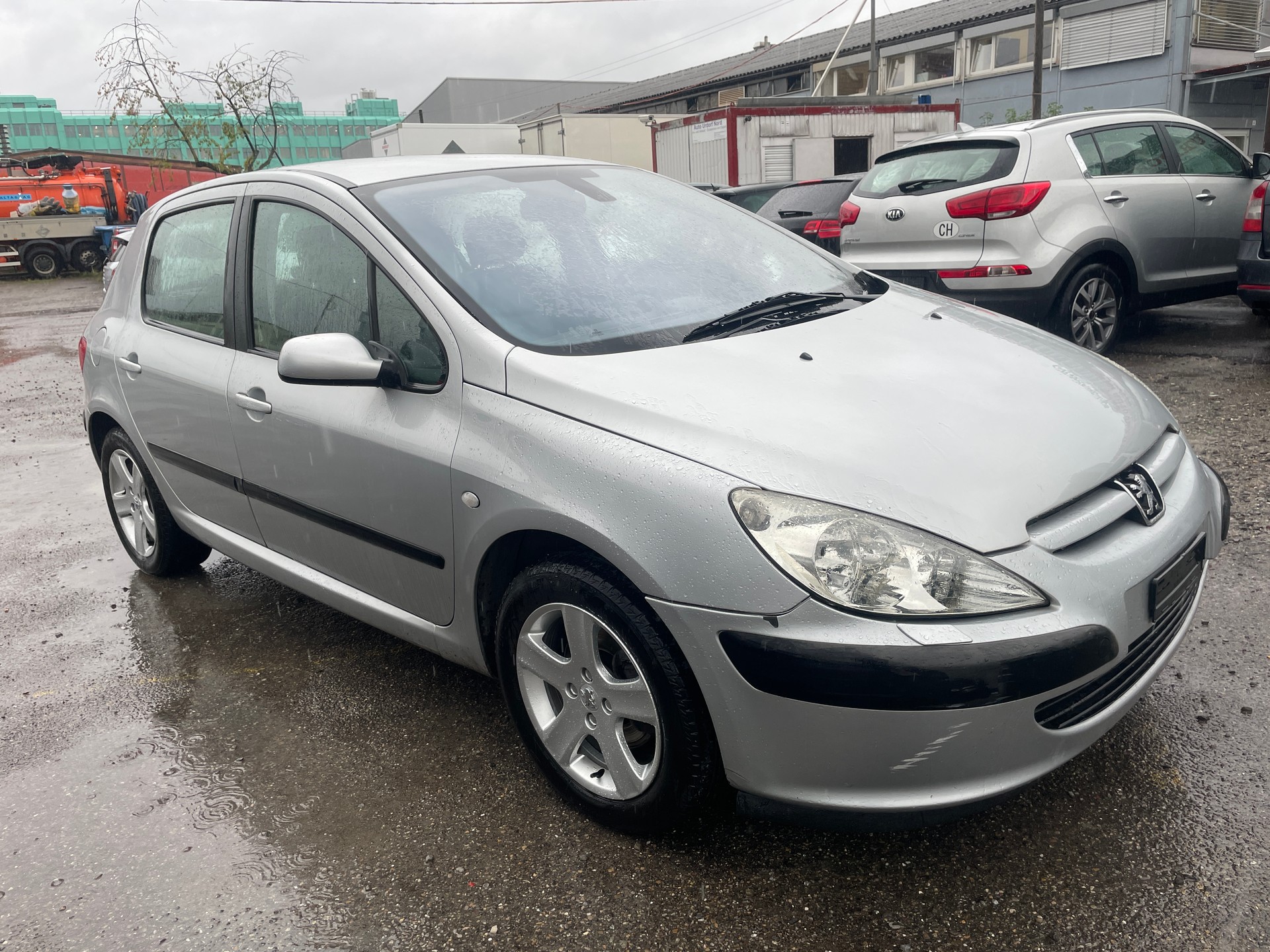 PEUGEOT 307 2.0 16V Black&Silver Edition-image-2