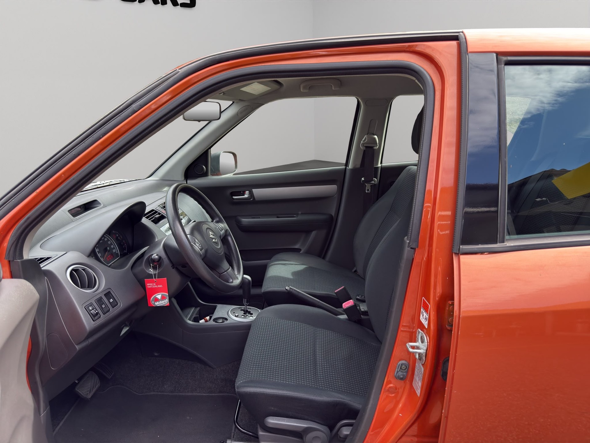 SUZUKI Swift 1.3i 16V GL Top-image-11