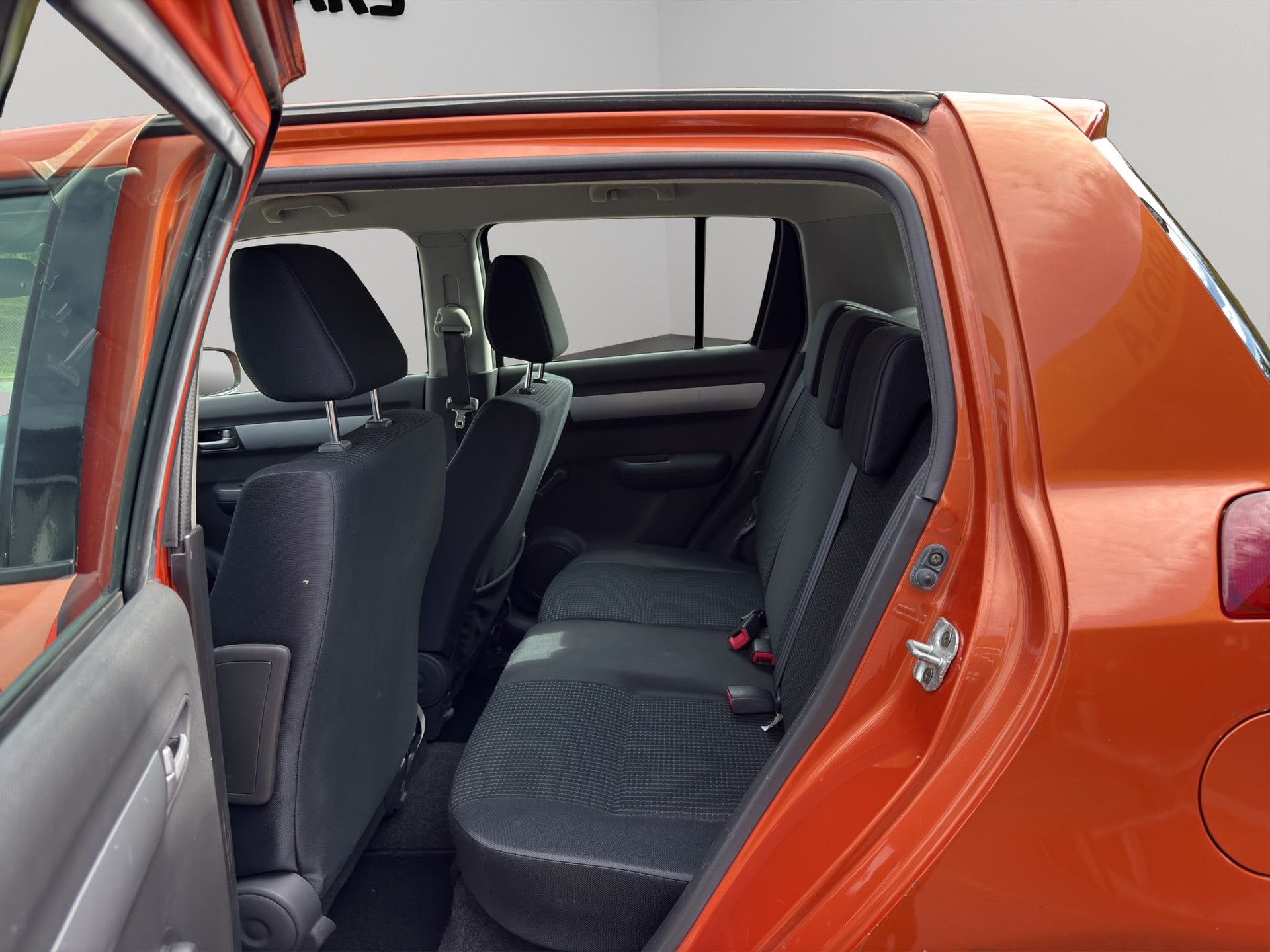 SUZUKI Swift 1.3i 16V GL Top-image-10
