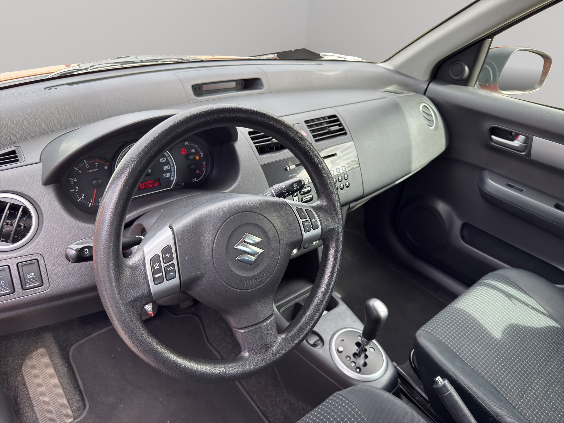 SUZUKI Swift 1.3i 16V GL Top-image-13