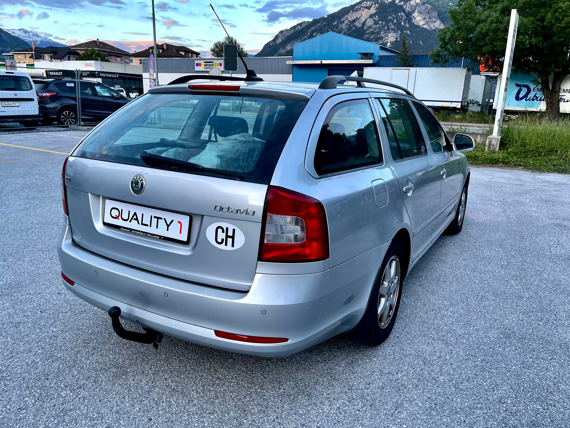 SKODA Octavia Combi 2.0 TDI Ambiente DSG-image-6
