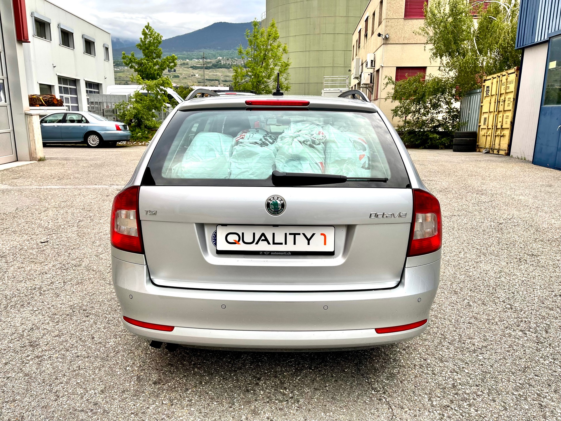 SKODA Octavia Combi 2.0 TDI Ambiente DSG-image-14