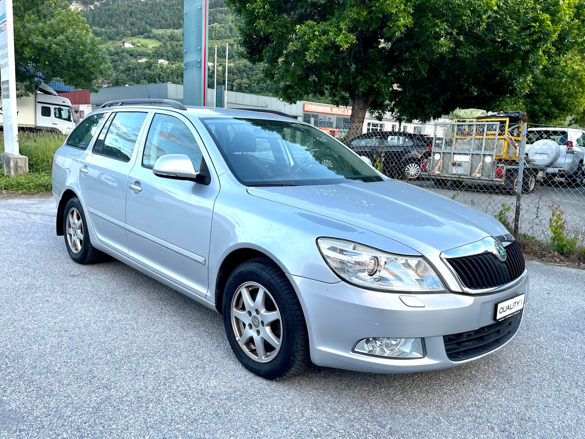 SKODA Octavia Combi 2.0 TDI Ambiente DSG-image-18