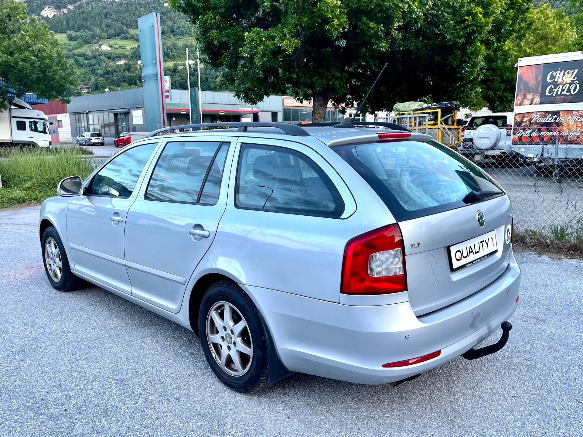 SKODA Octavia Combi 2.0 TDI Ambiente DSG-image-7