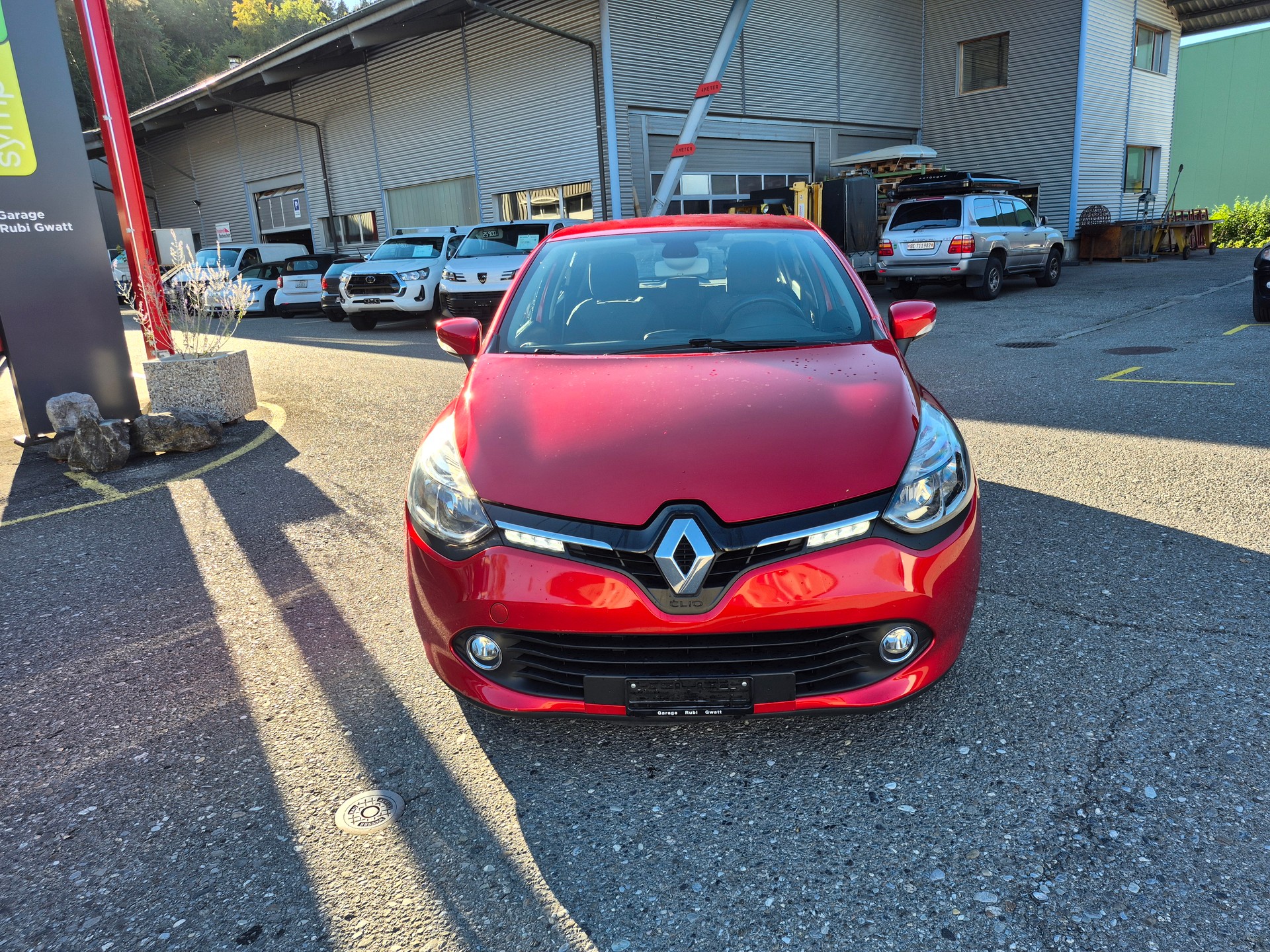RENAULT Clio 1.2 16V T Swiss Edition EDC-image-1
