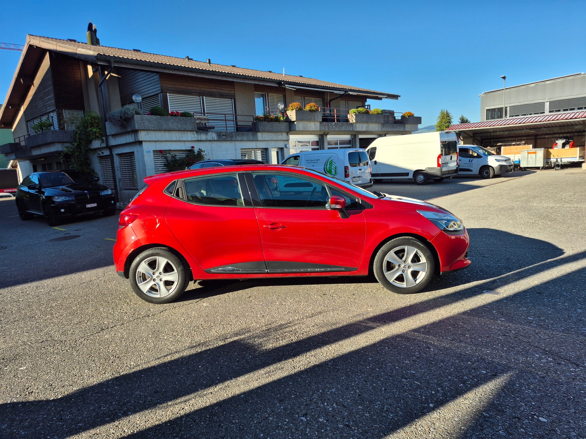 RENAULT Clio 1.2 16V T Swiss Edition EDC-image-3