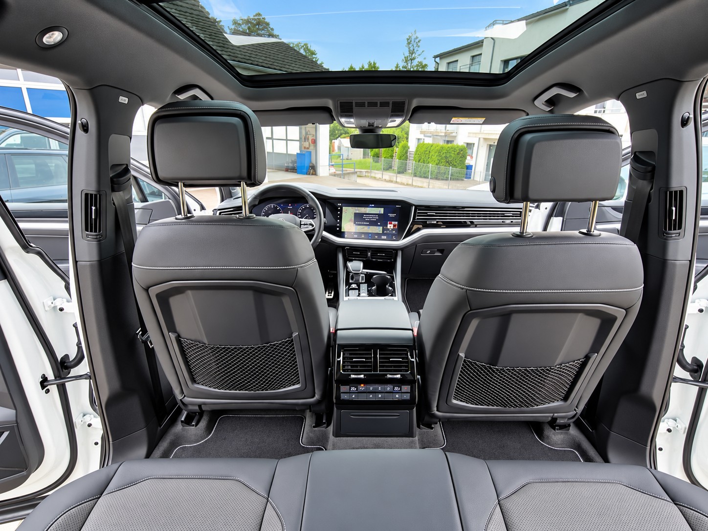 VW Touareg 3.0 V6 TDI 286 R-Line Tiptronic-image-7