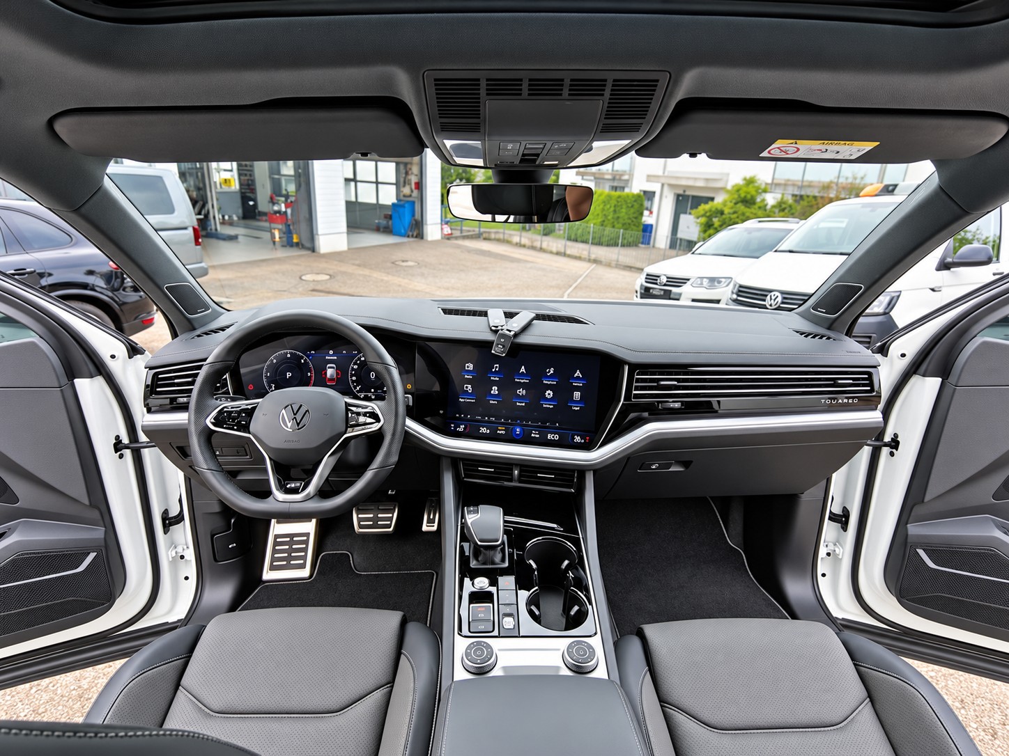 VW Touareg 3.0 V6 TDI 286 R-Line Tiptronic-image-8