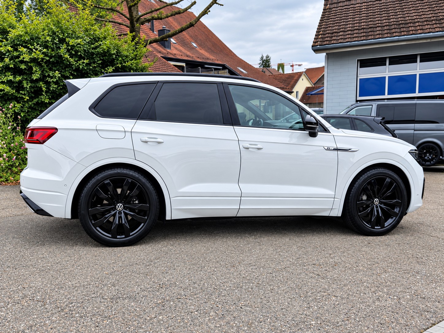 VW Touareg 3.0 V6 TDI 286 R-Line Tiptronic-image-4