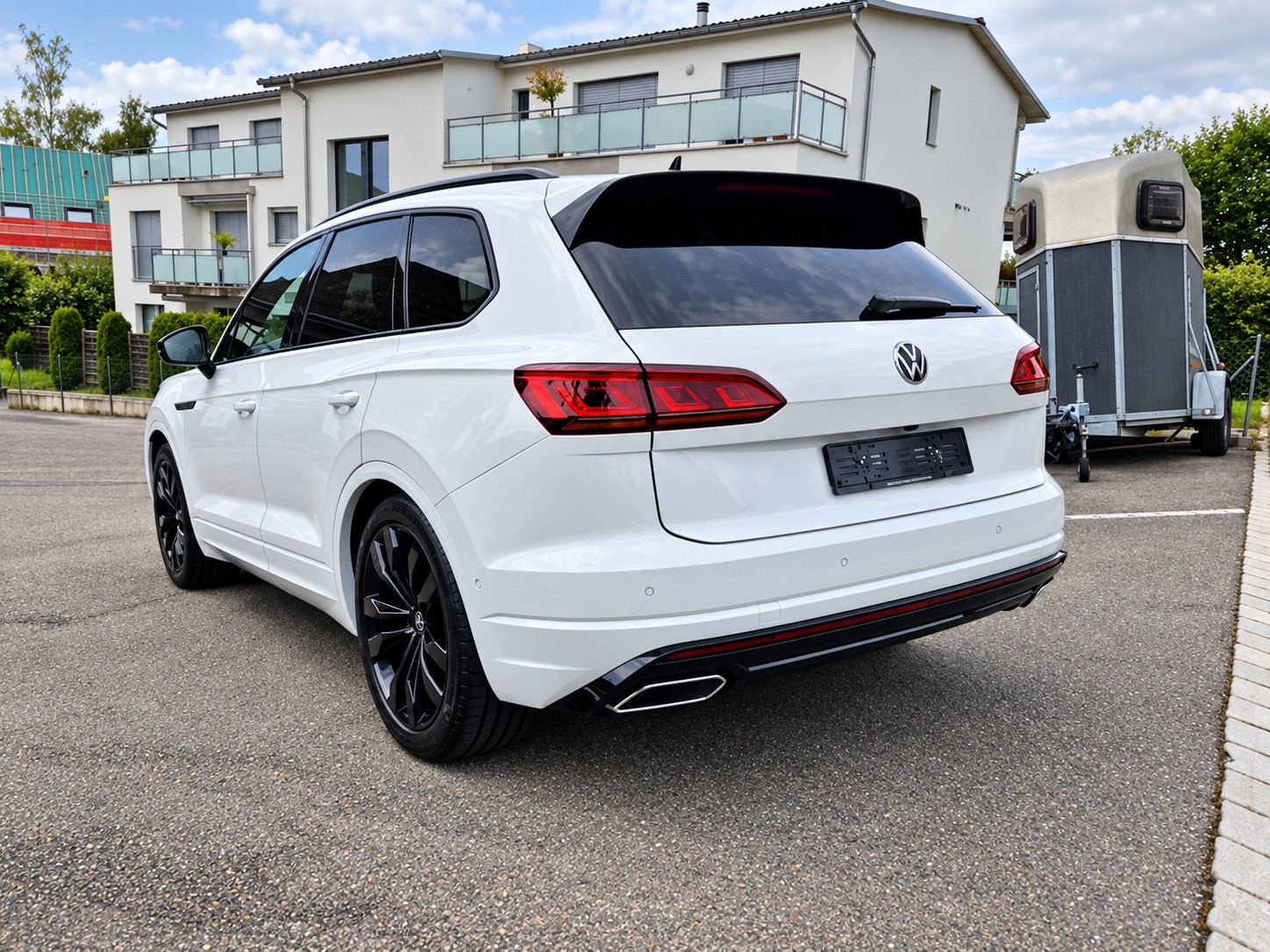 VW Touareg 3.0 V6 TDI 286 R-Line Tiptronic-image-3