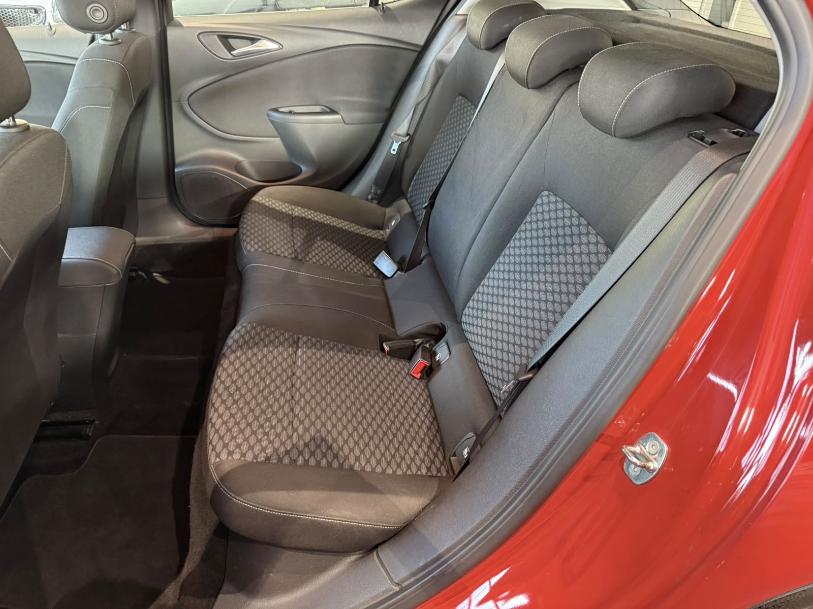 OPEL Astra 1.0i Turbo Enjoy Easytronic-image-8