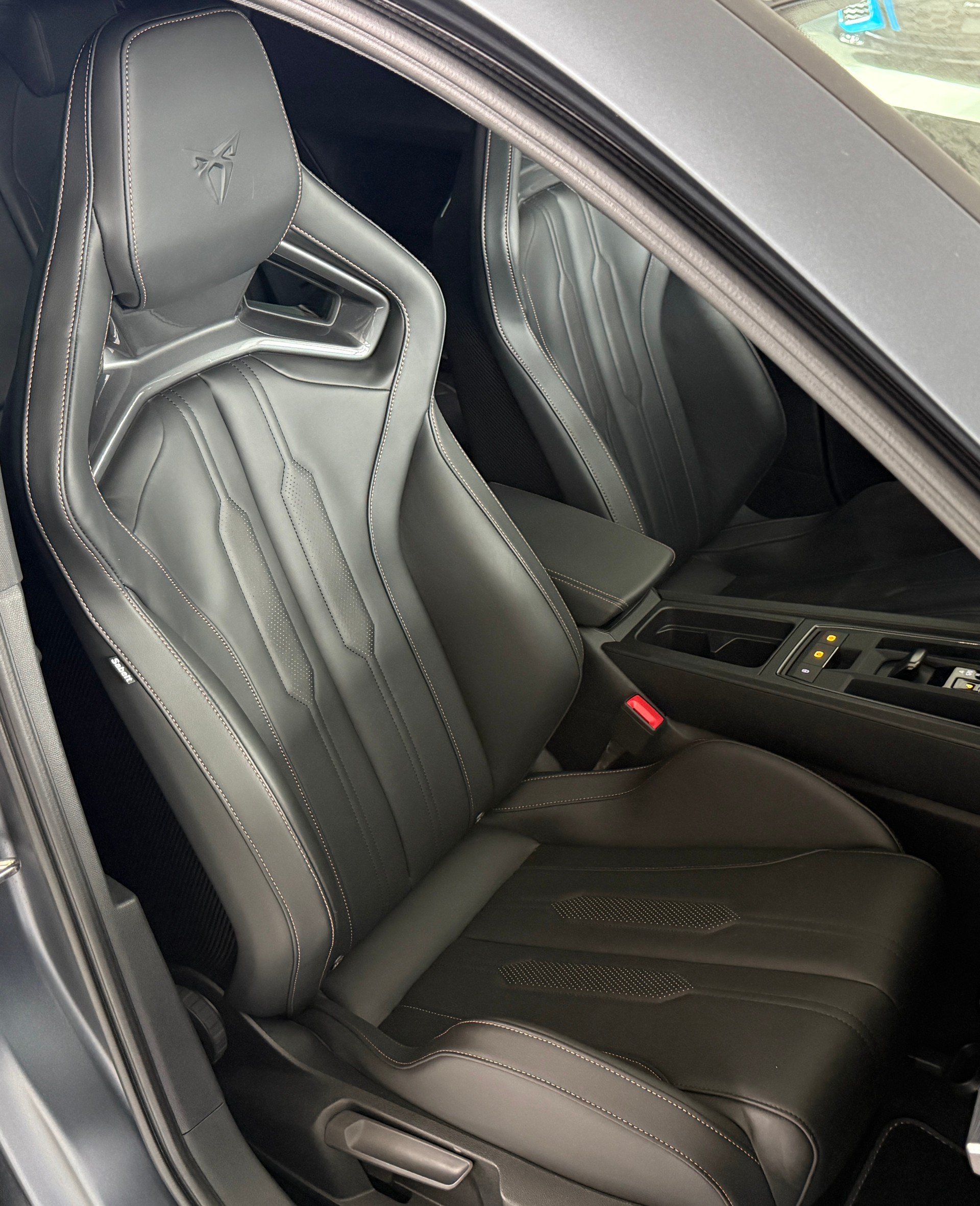 CUPRA Formentor 2.5TSI VZ5 4Drive DSG / 5-Zylinder / CH-Fahrzeug / Matt-Lackierung / Schalensitze / H&R-Federn / 20Zoll JP-Racing-image-40