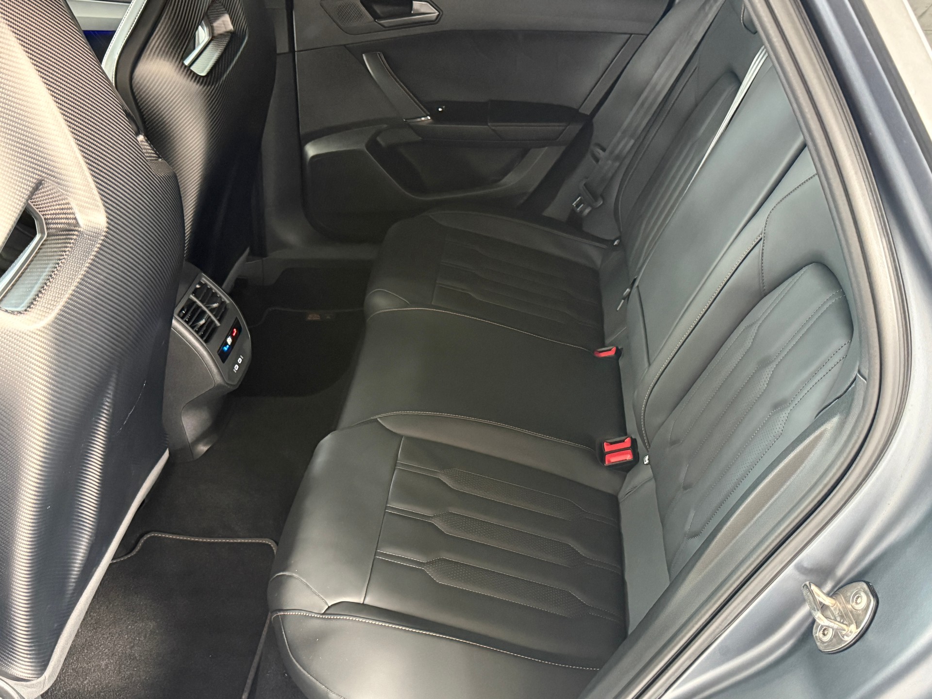 CUPRA Formentor 2.5TSI VZ5 4Drive DSG / 5-Zylinder / CH-Fahrzeug / Matt-Lackierung / Schalensitze / H&R-Federn / 20Zoll JP-Racing-image-31