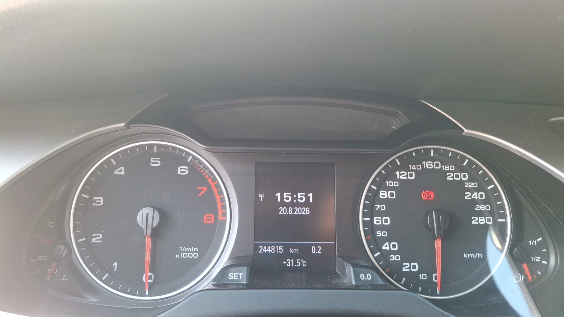 AUDI A4 Avant 2.0 TFSI quattro S-tronic-image-6