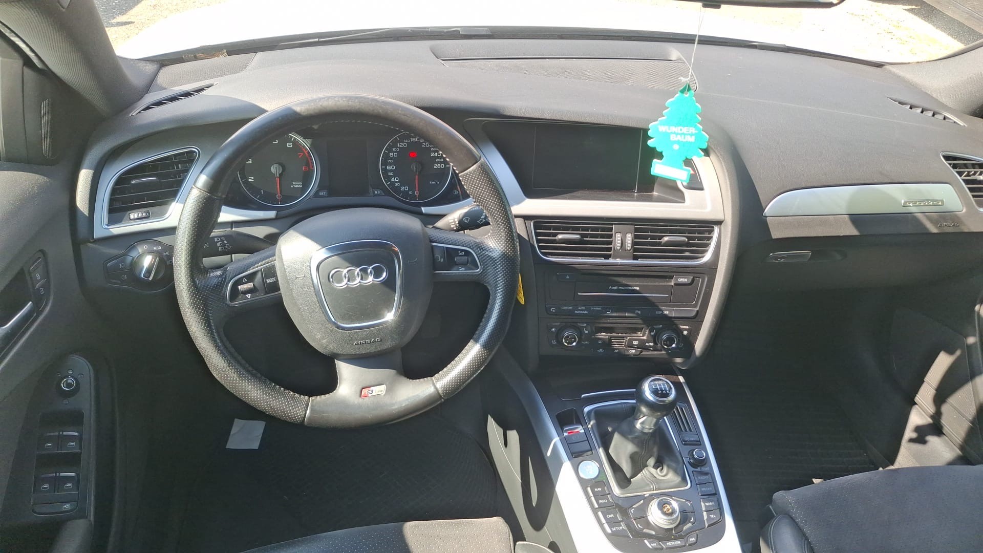 AUDI A4 Avant 2.0 TFSI quattro S-tronic-image-2