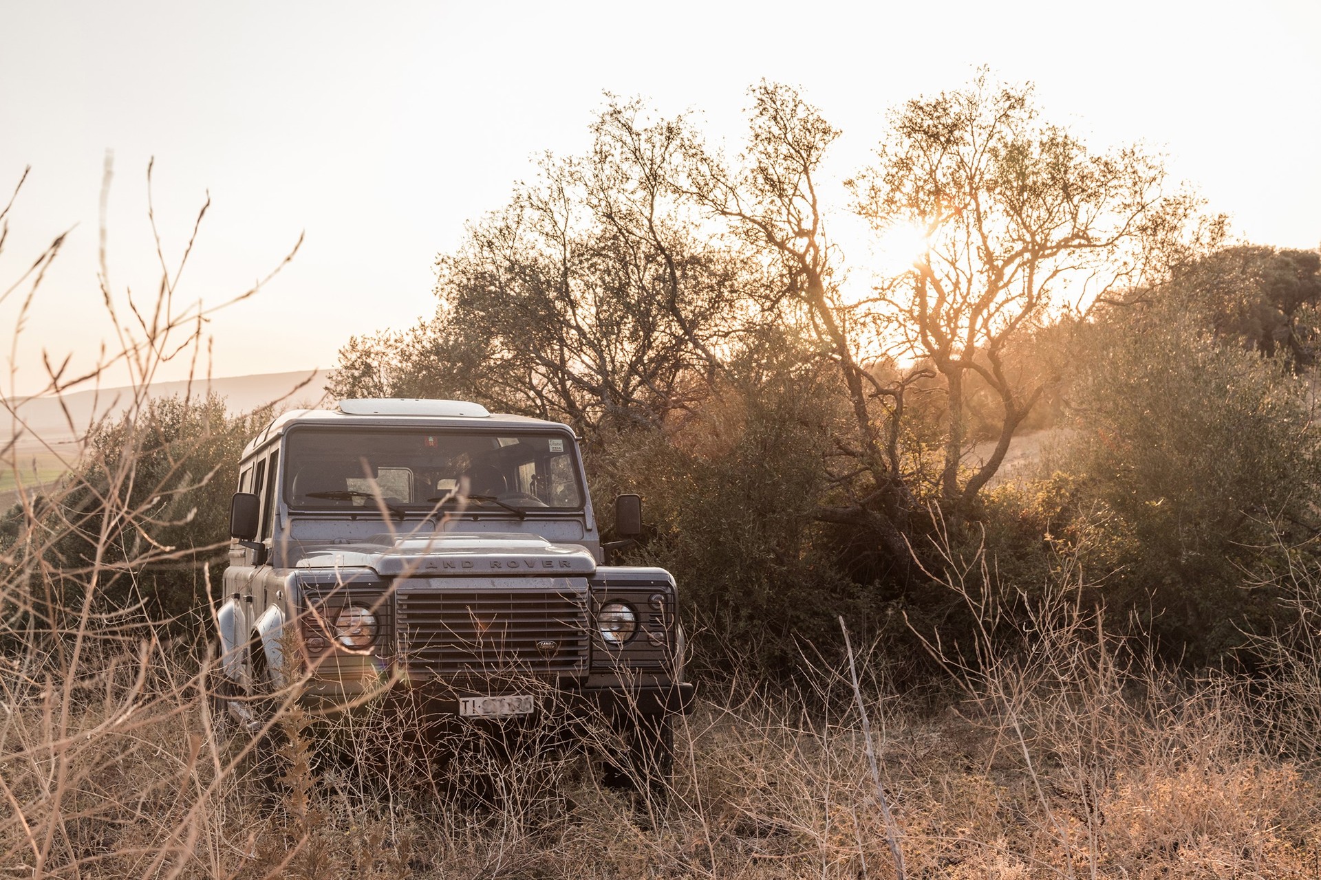 LAND ROVER Defender 110 2.2 TD4 Station Wagon-image-5