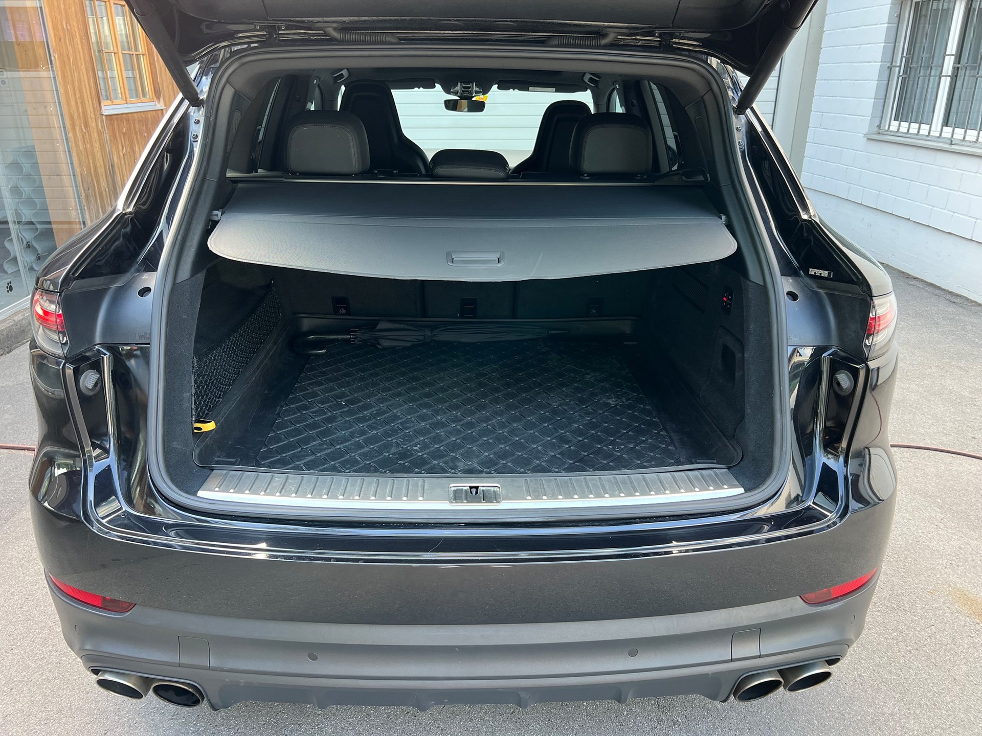 PORSCHE Cayenne S-image-9