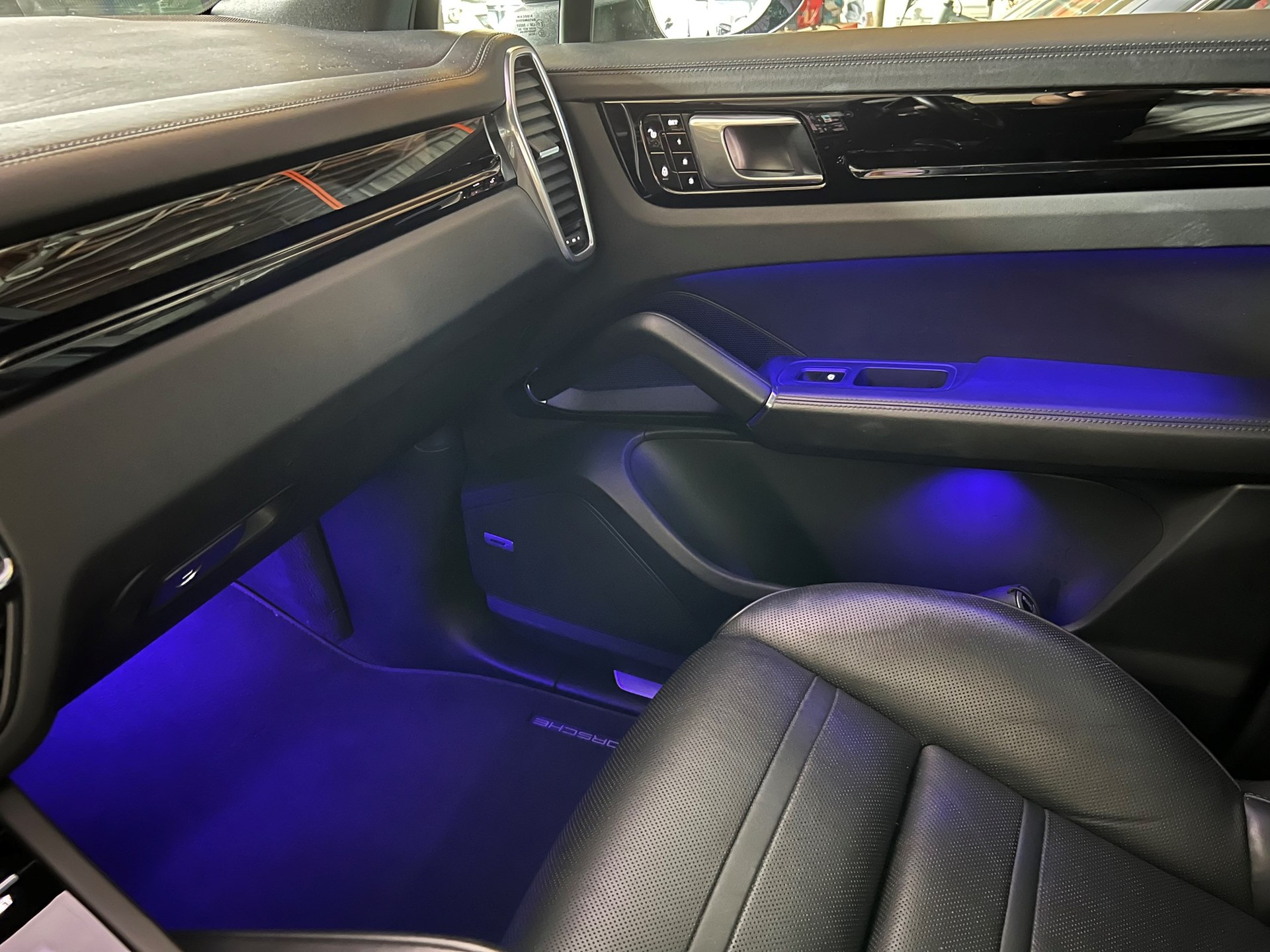 PORSCHE Cayenne S-image-14
